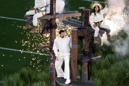 Bad Bunny se apresentou no Super Bowl LX