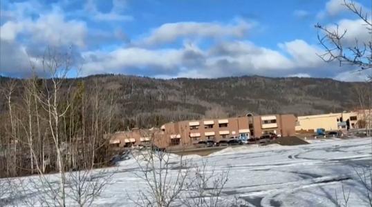 Ataque a tiros em escola deixa pelo menos dez pessoas mortas