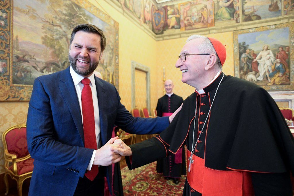JD Vance fala sobre política migratória em visita ao Vaticano