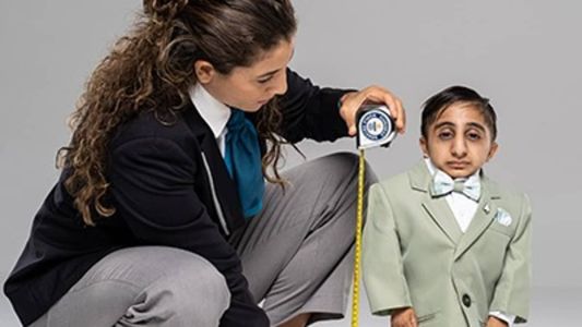 Afshin Esmaeil Ghaderzadeh tem 65,24 cm de altura