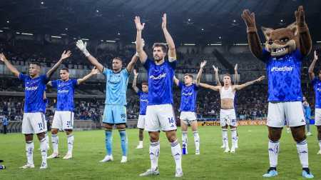 Um empate já o serve e, dentro de casa, no estádio em que quase nunca perde e diante de 90% de torcedores a seu favor, o Cruzeiro enxerga a realidade: está mais próximo do título mineiro.