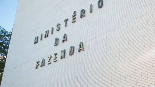 Agência internacional melhorou nota de crédito do Brasil nesta quarta-feira (26)