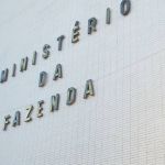 Agência Fitch eleva nota de crédito do Brasil de BB- para BB; entenda impactos