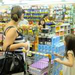 Inflação volta a acelerar e fecha fevereiro em 0,83%