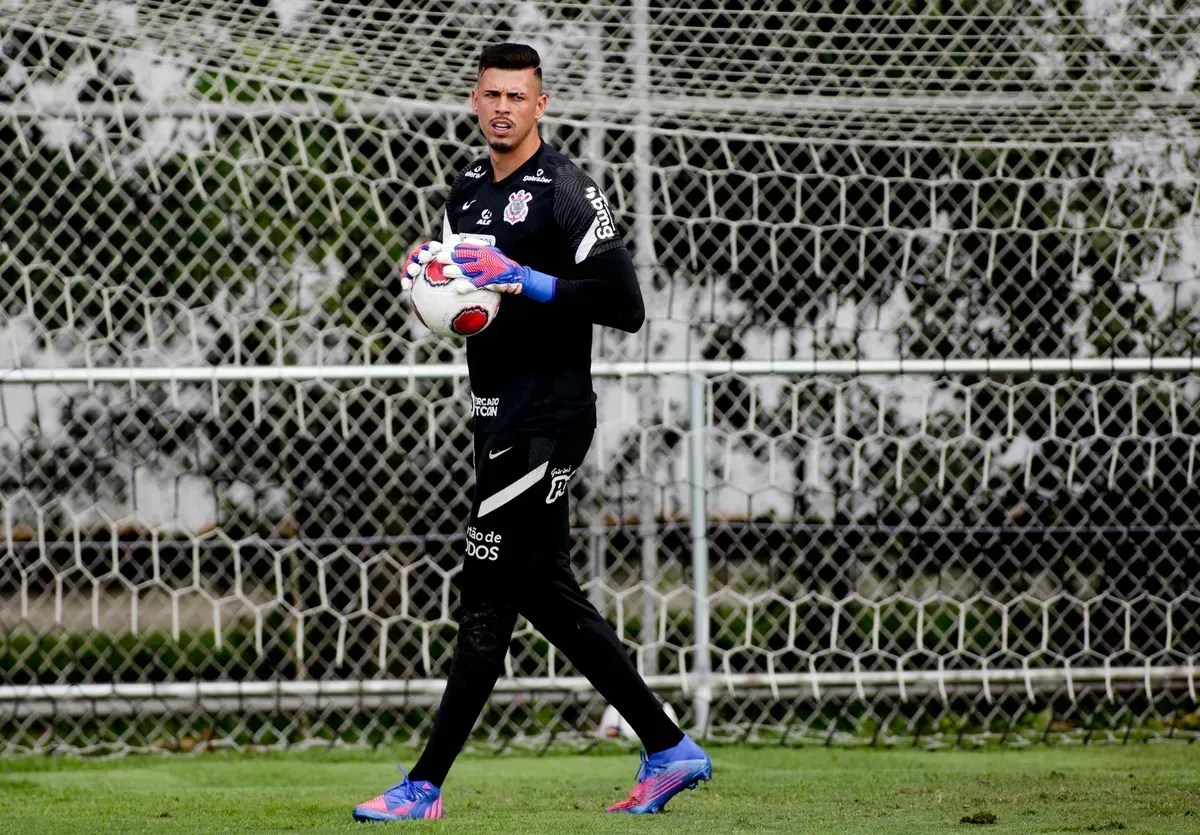Corinthians encaminha empréstimo de Ivan ao Coritiba