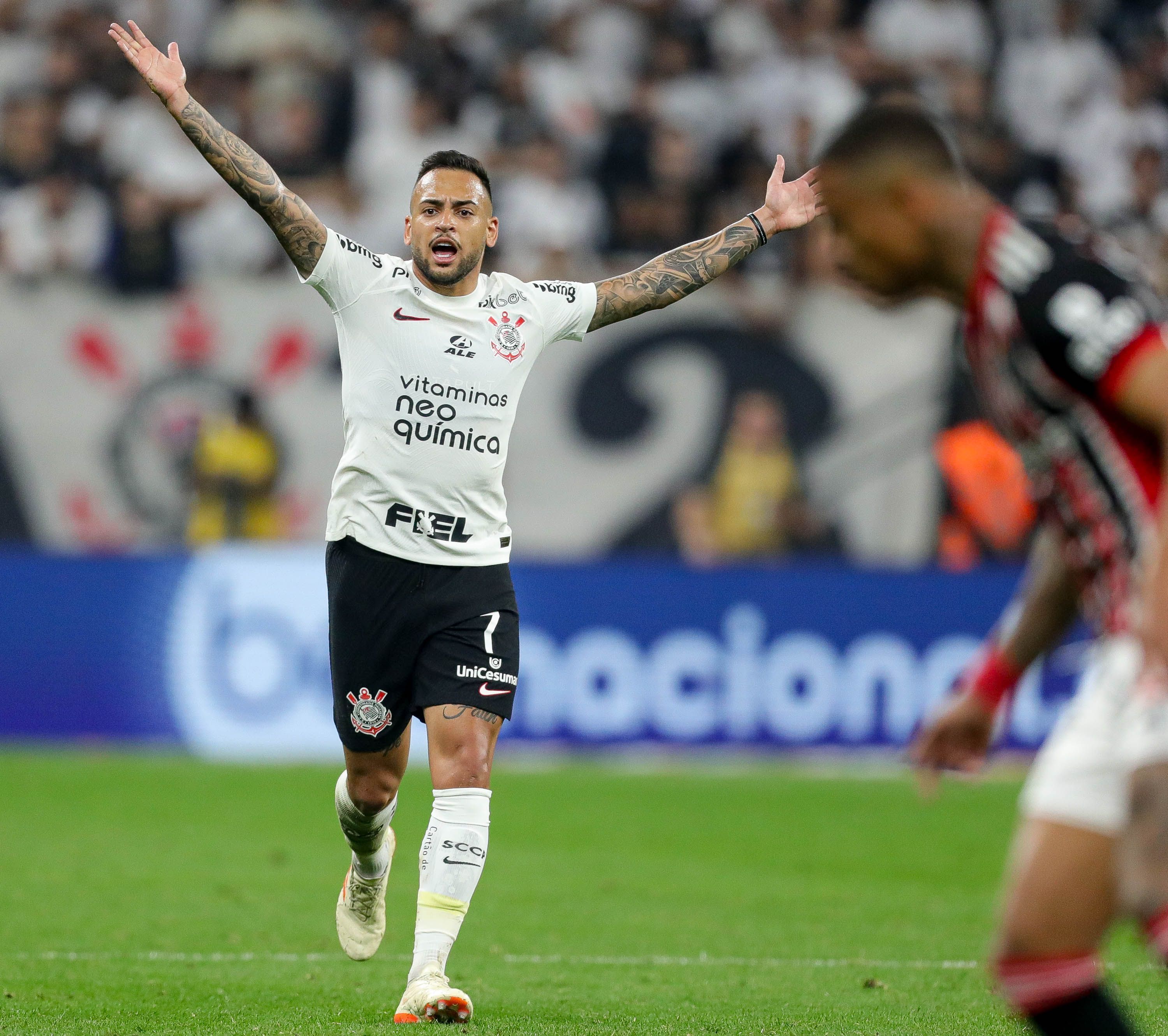 Com tabu em jogo, Corinthians e São Paulo duelam pelo Paulistão