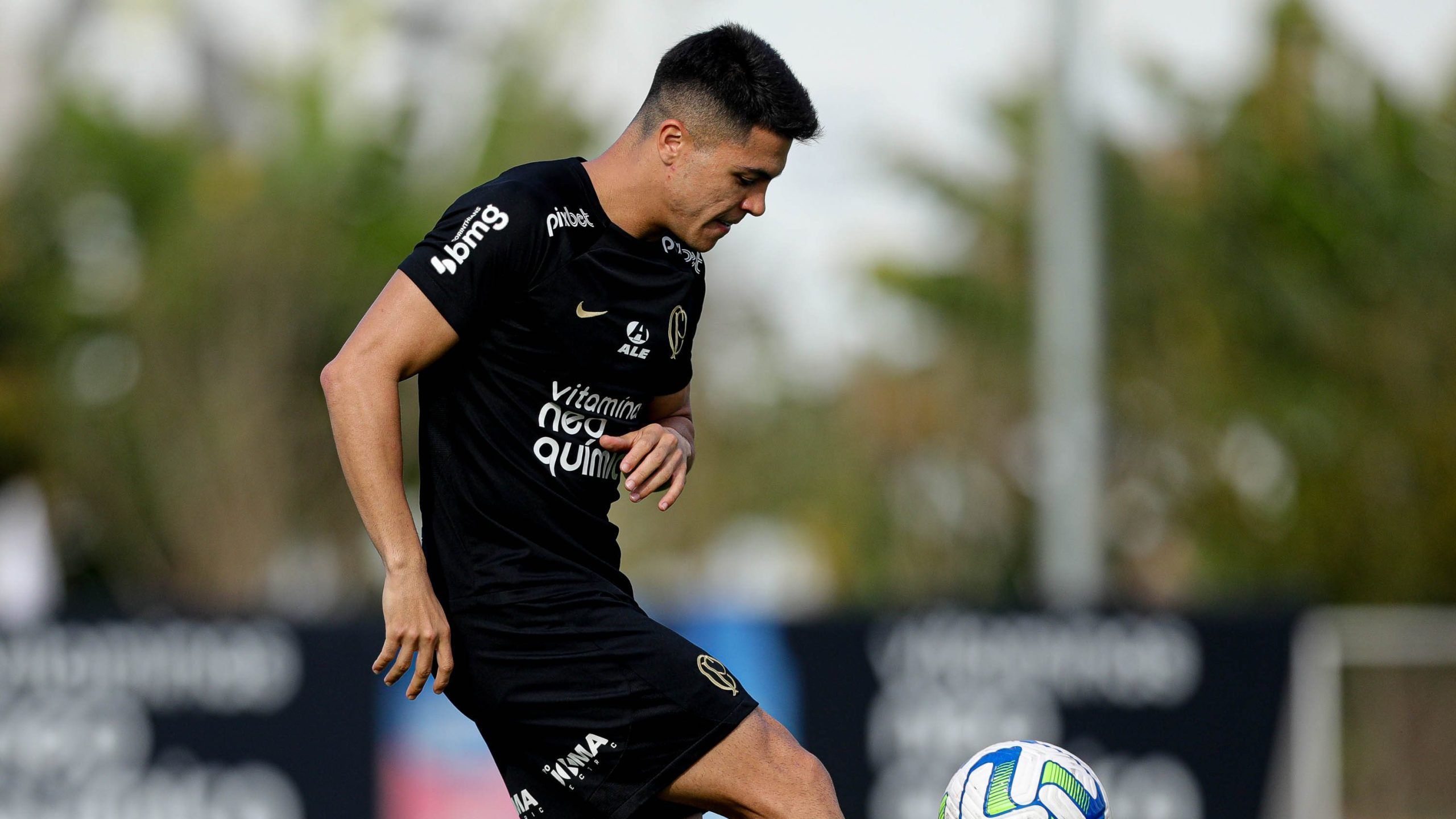 Corinthians encaminha empréstimo de Roni ao Atlético Goianiense