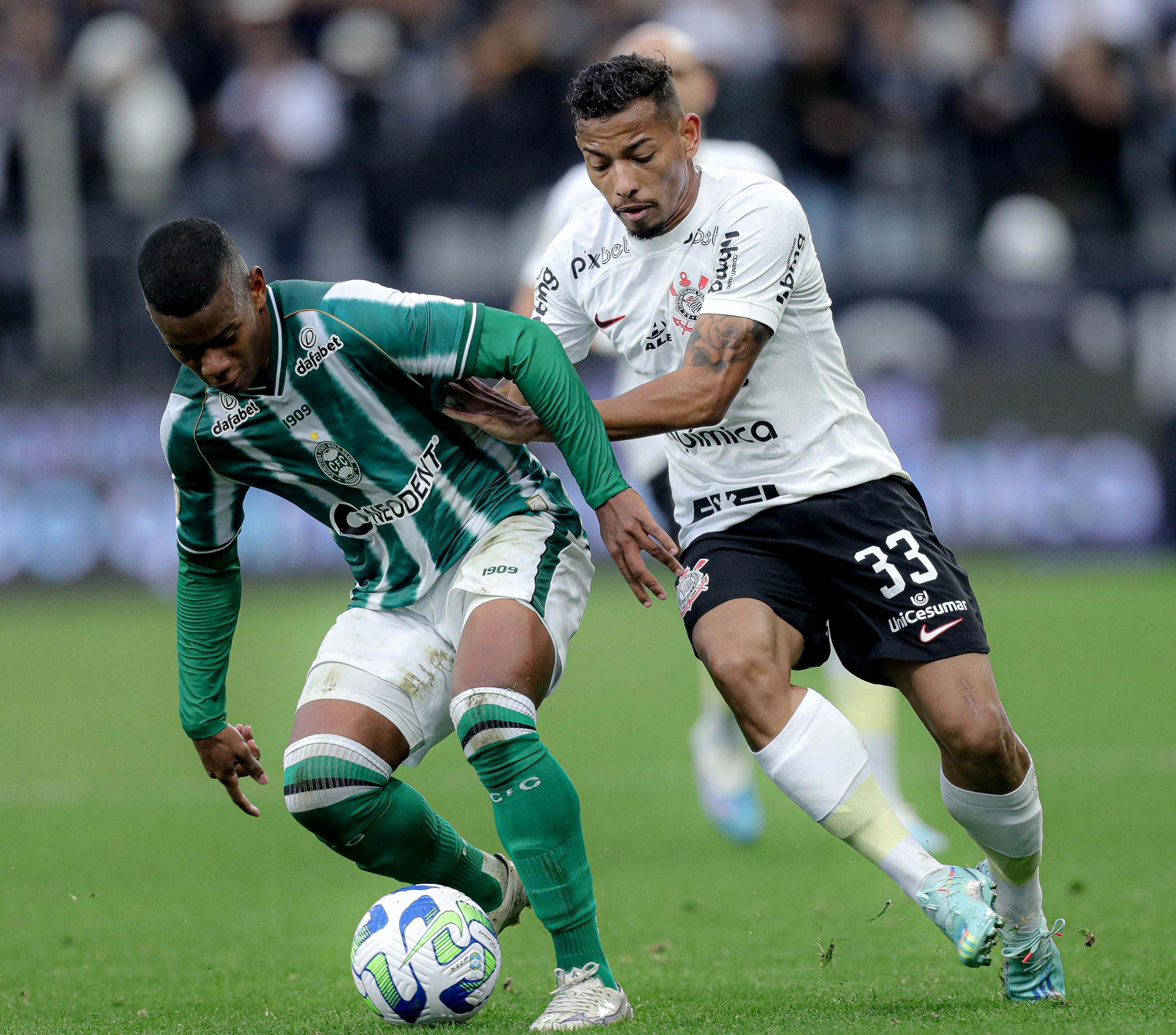 Com portões fechados, Coritiba e Corinthians fazem último jogo pelo Brasileirão