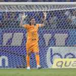 Cruzeiro busca goleiro no mercado e sonda Cássio, do Corinthians