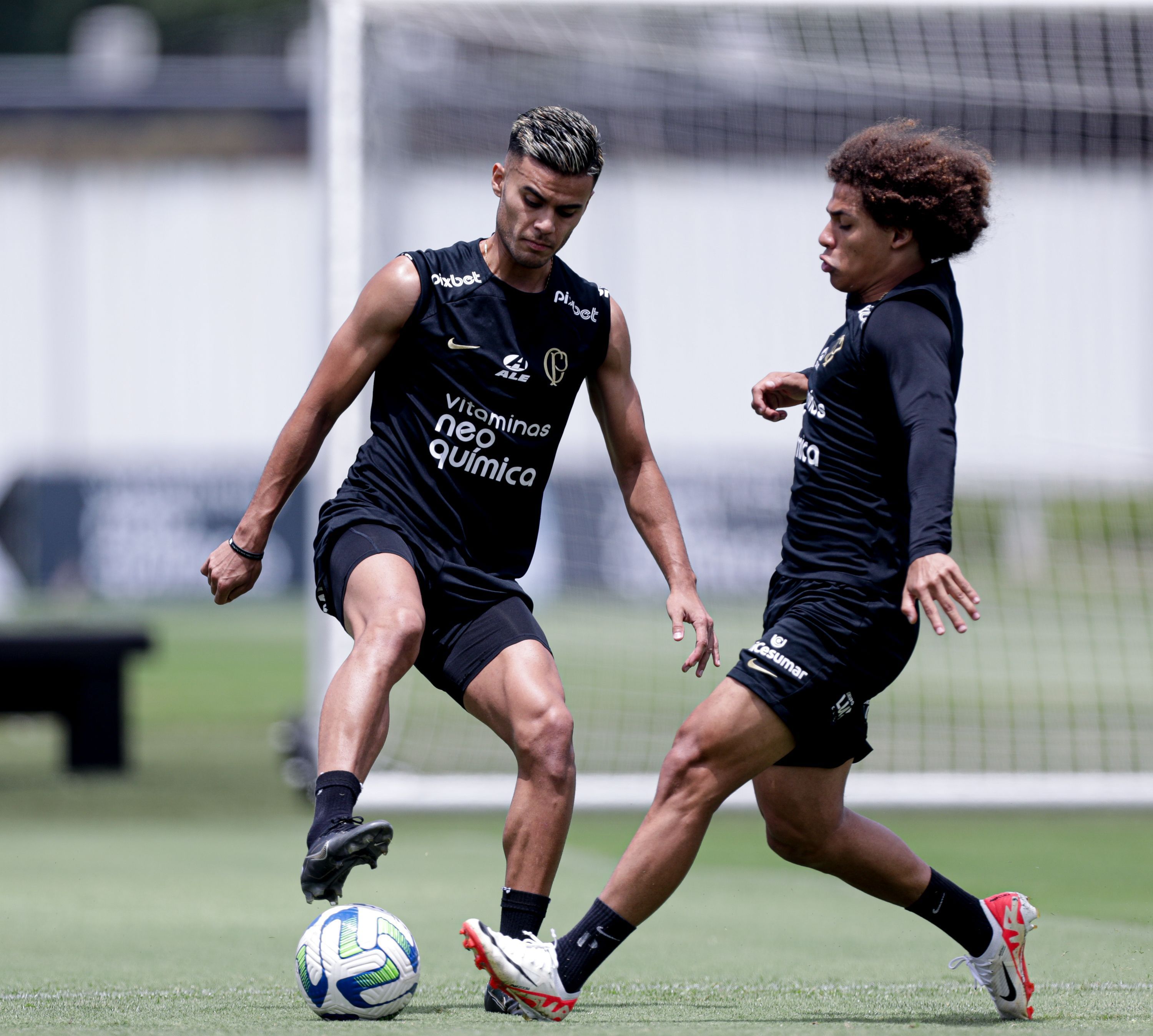 Corinthians confirma retorno de Fausto Vera para enfrentar o Coritiba