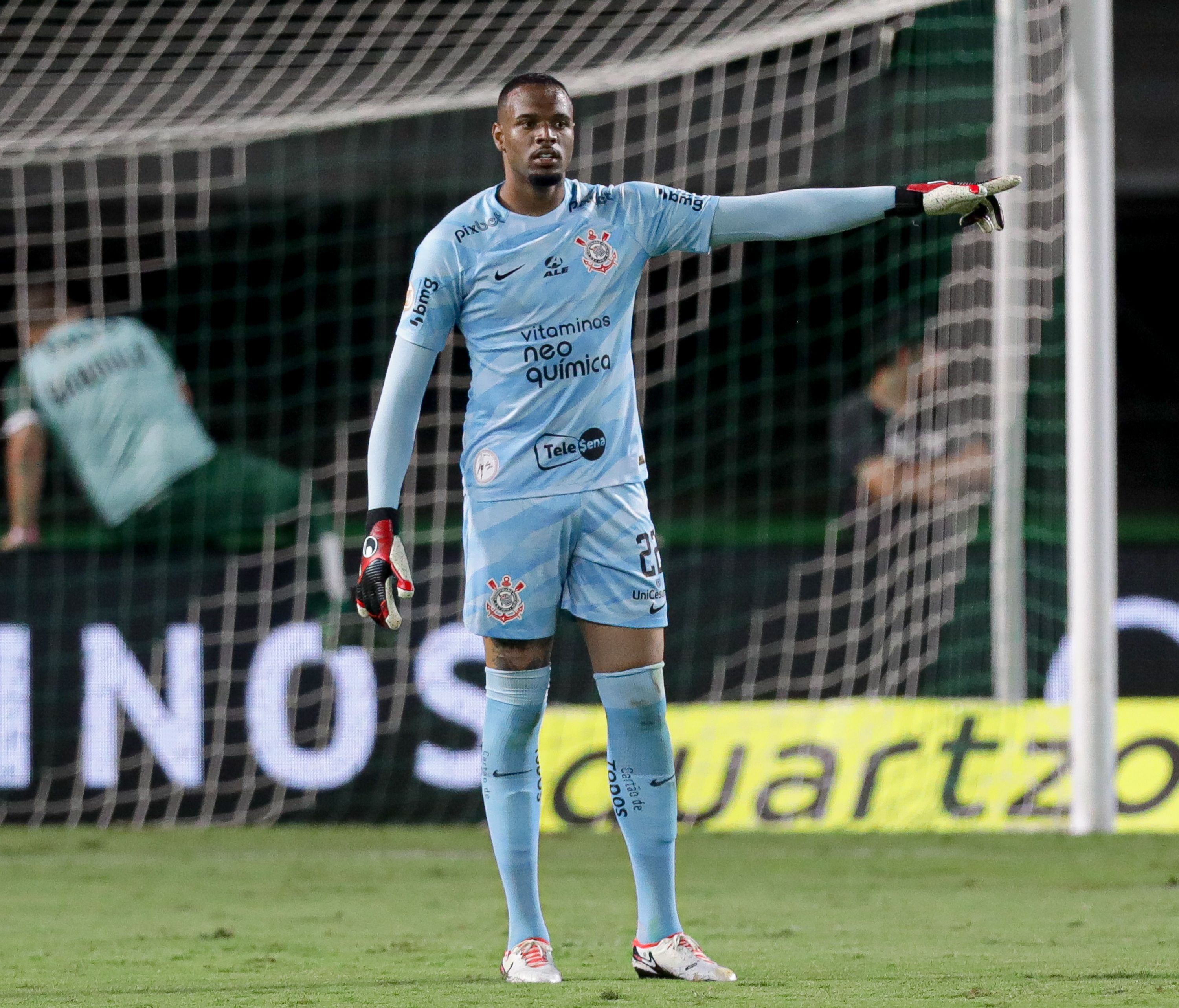 Invicto no Corinthians, Carlos Miguel projeta continuidade no clube em 2024