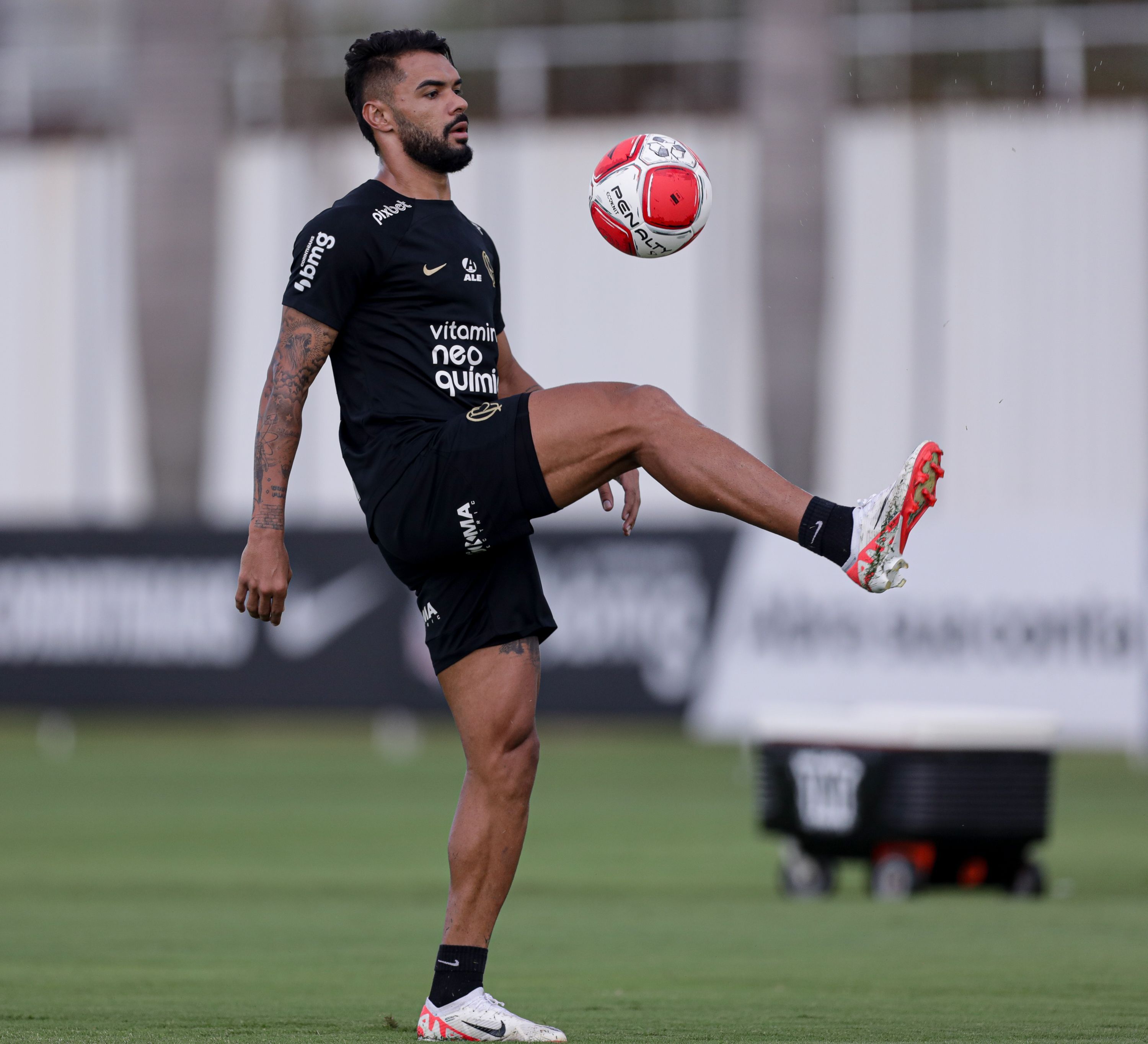 Raniele e Maycon se encaixam e devem iniciar 2024 como titulares do Corinthians