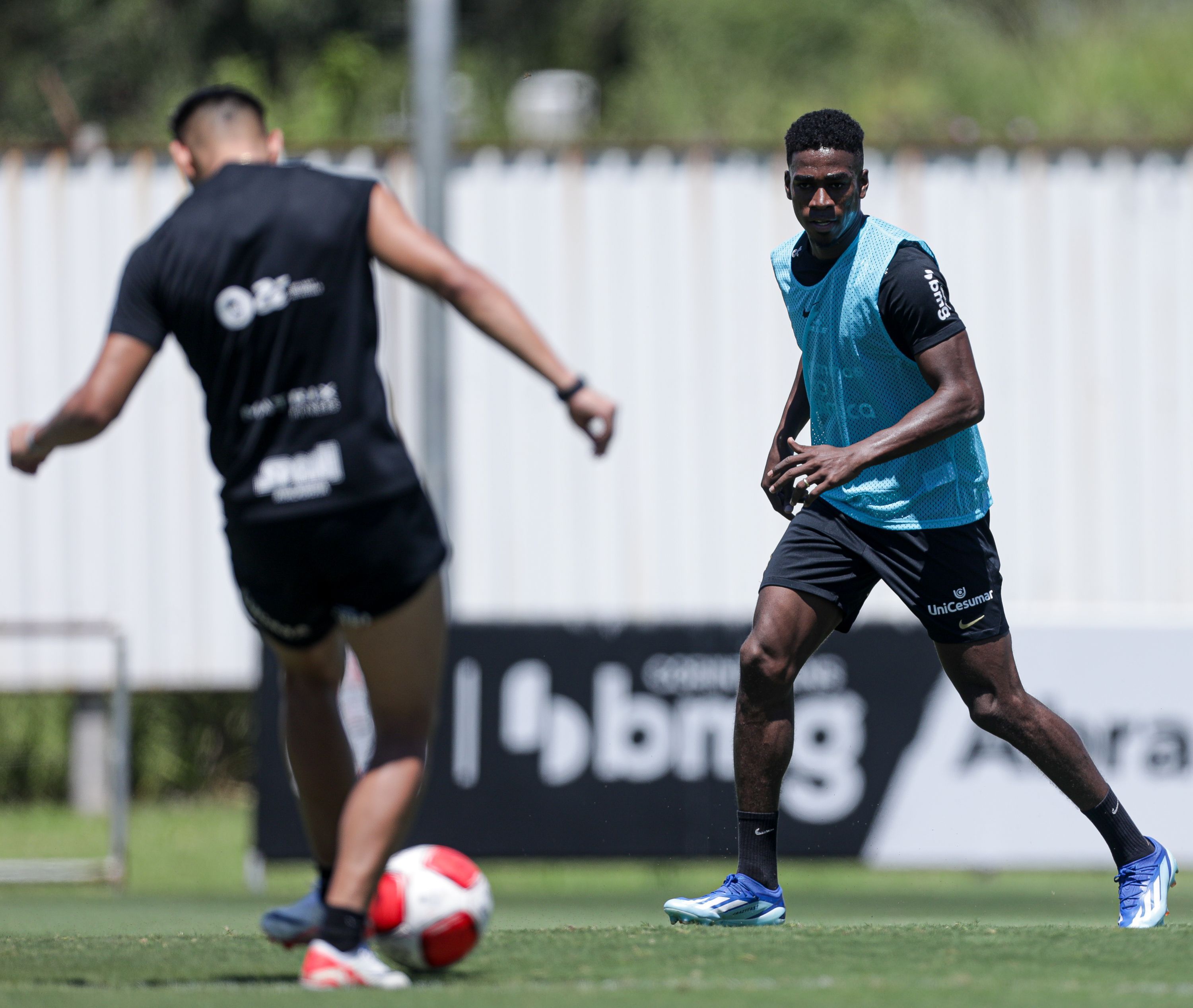Félix Torres mira títulos e prevê adaptação rápida ao Corinthians