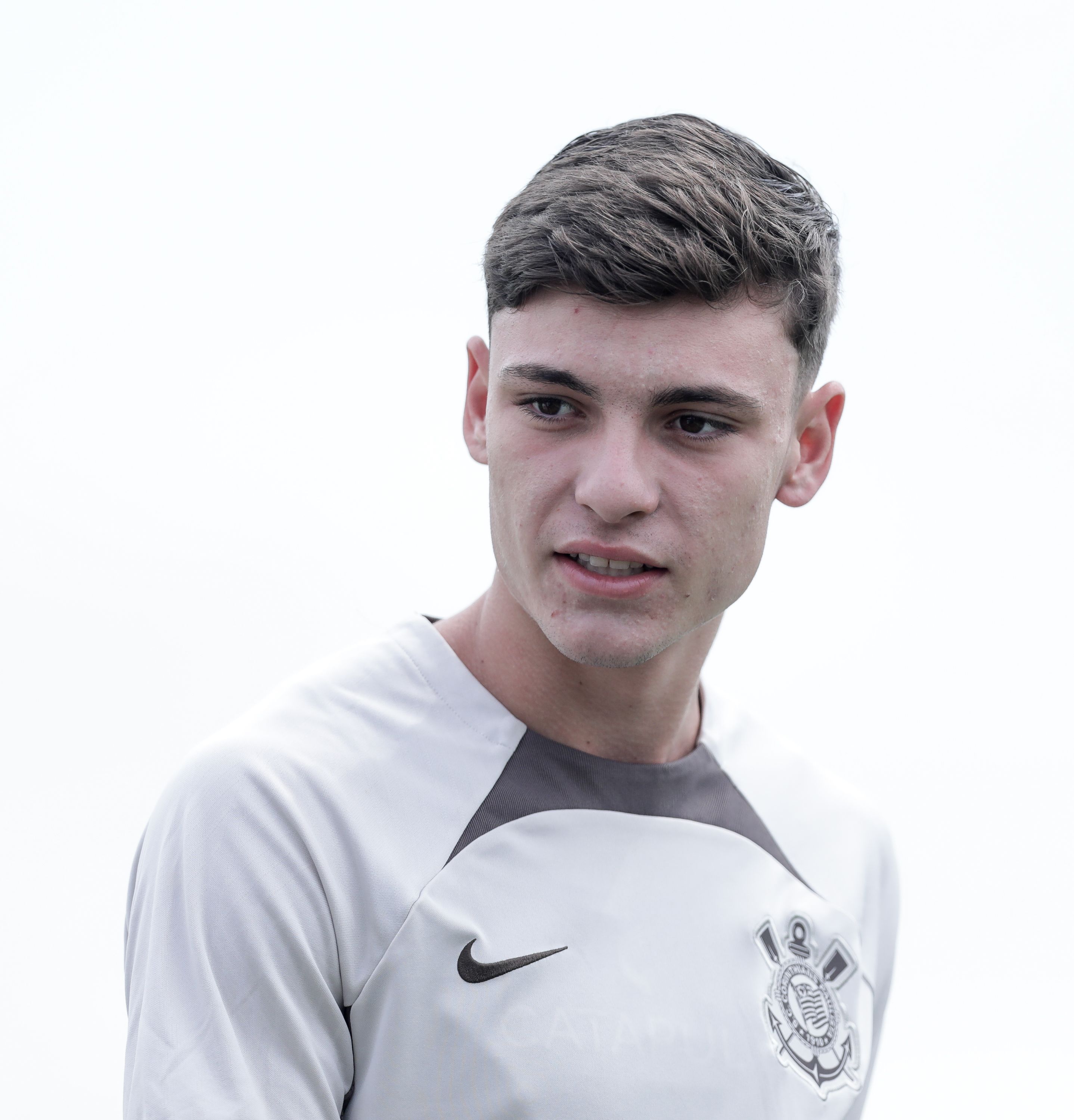 Corinthians promove bateria de avaliações com jovens da base