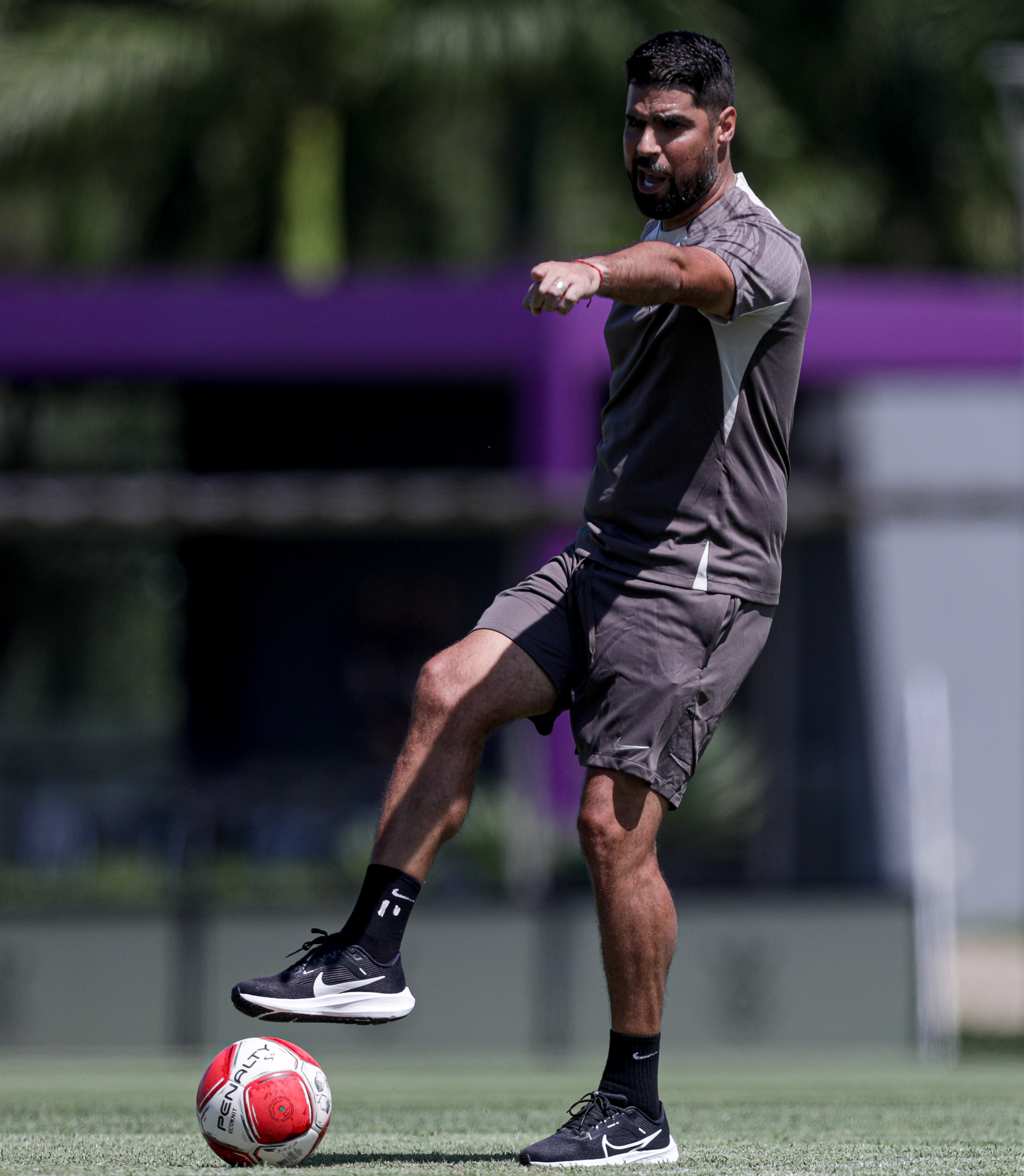 António Oliveira ensaia primeira escalação no Corinthians; veja o time
