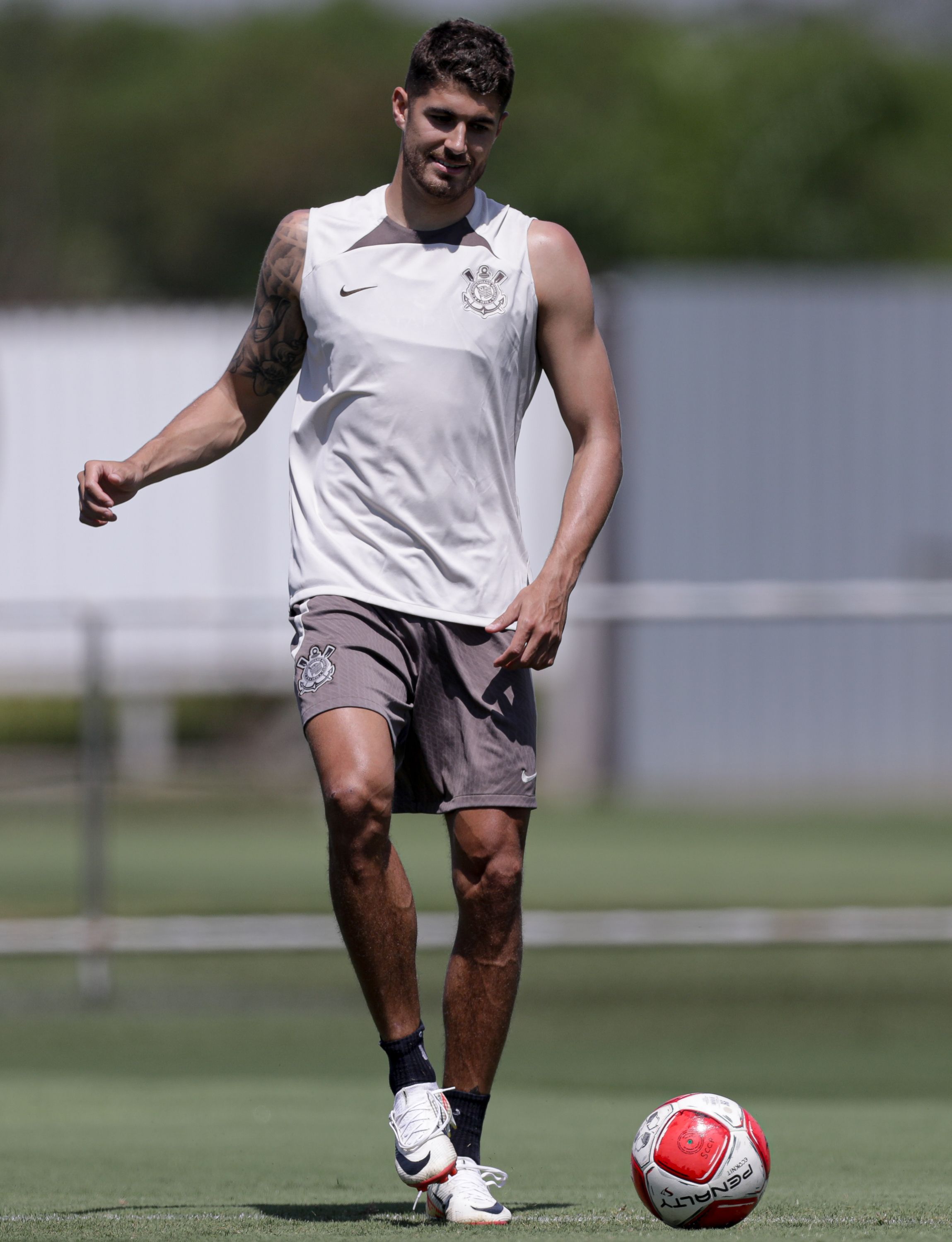 Pedro Raul inicia transição, mas deve seguir como desfalque no Corinthians