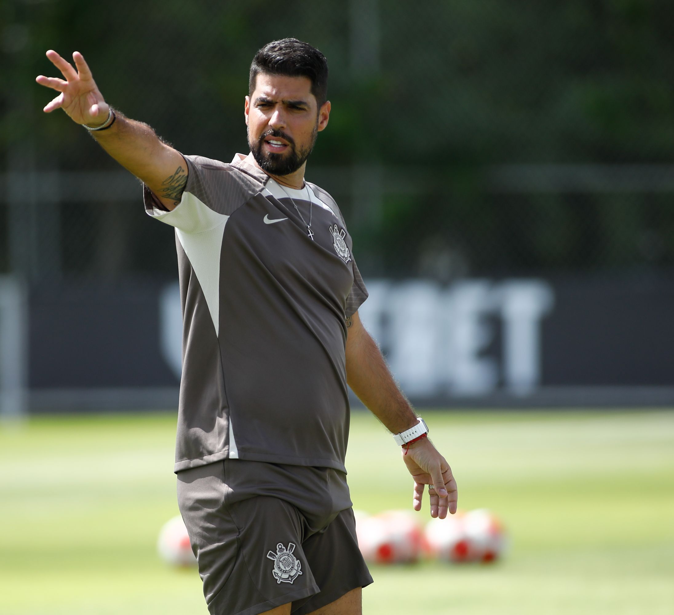 Mano x António: com novo treinador, Corinthians dobra número de gols marcados