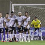 Corinthians não tinha um jogador de linha como goleiro há 16 anos; relembre