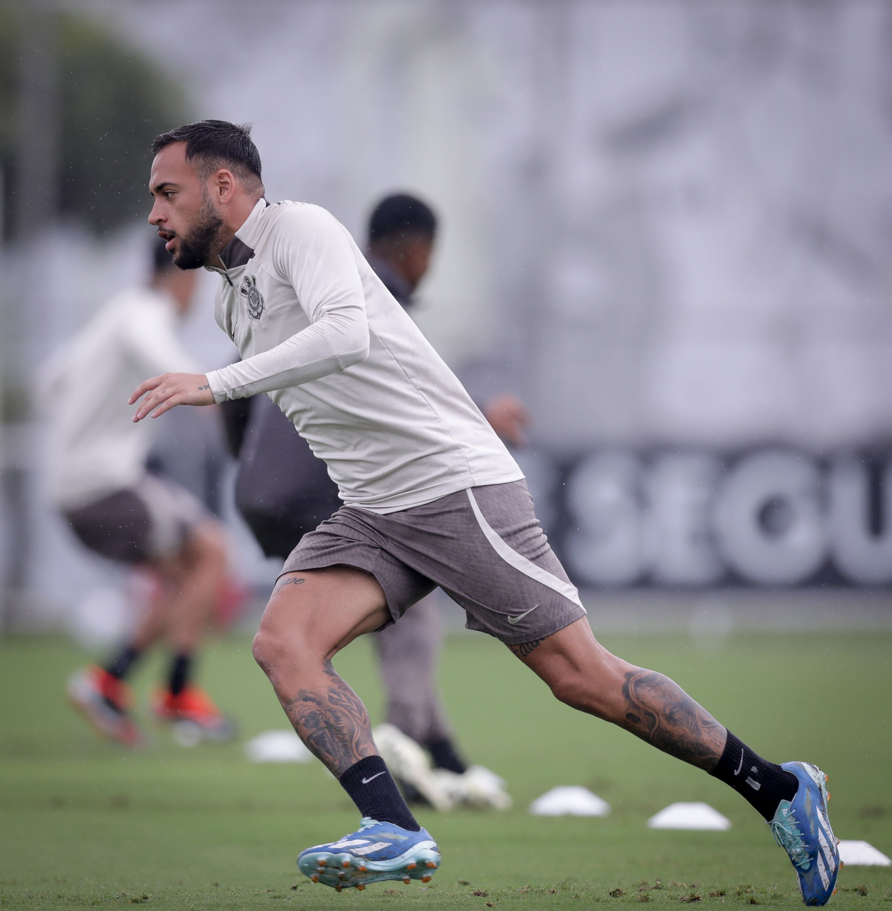 Maycon volta a treinar e deve ser titular do Corinthians pela Copa do Brasil