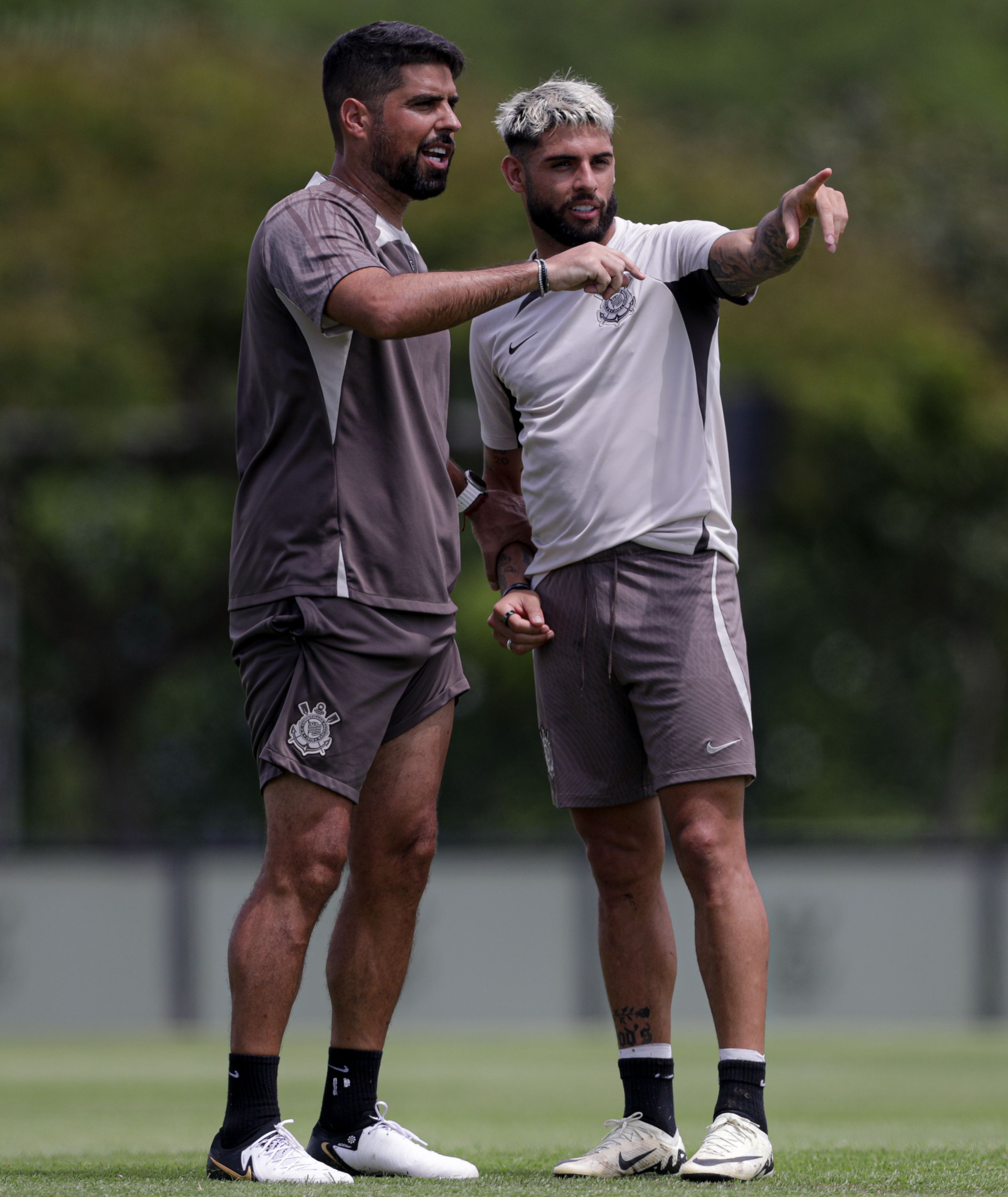 Cássio e Yuri Alberto fazem treino parcial no Corinthians antes de decisão