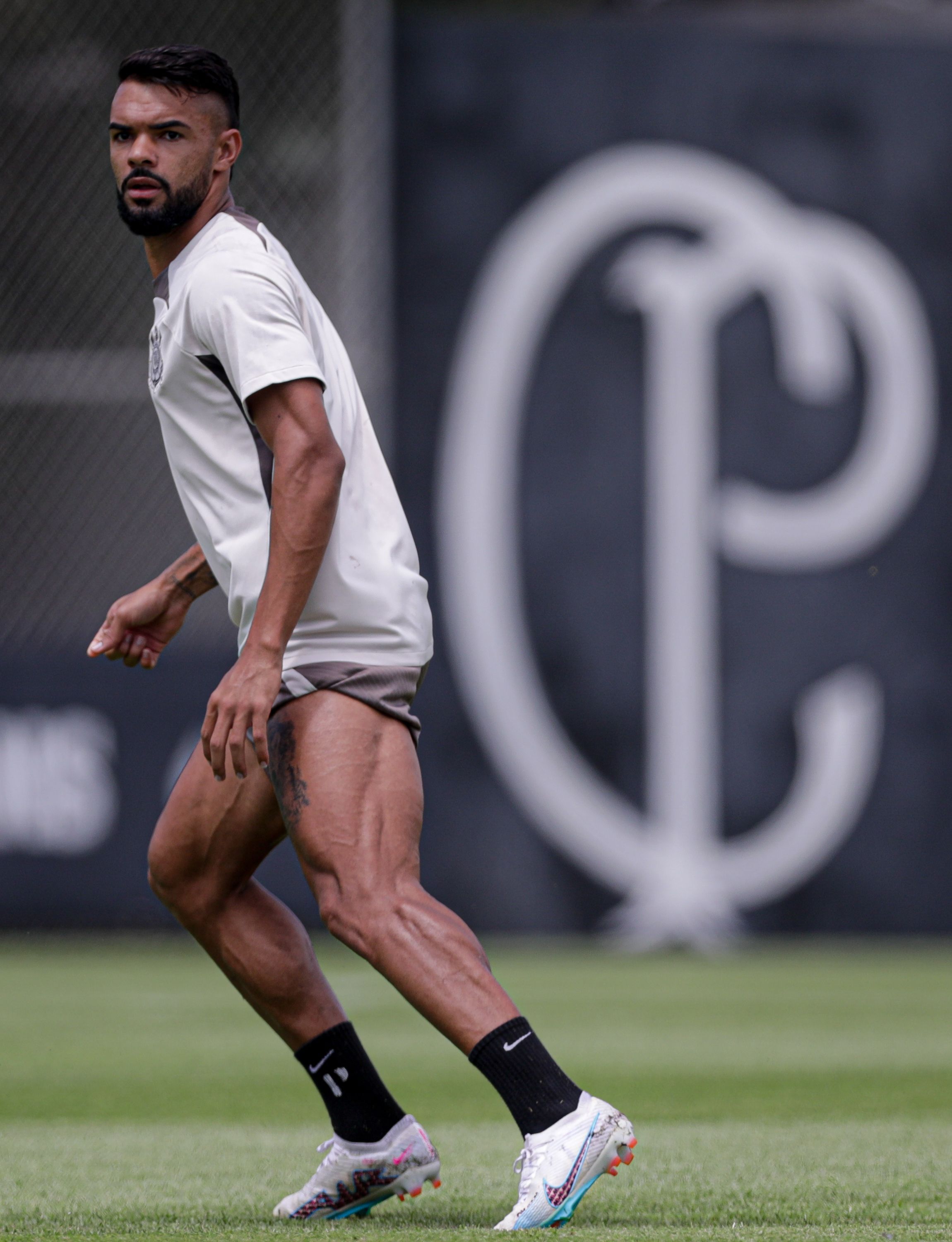 Raniele não vai a campo e deve ser preservado pelo Corinthians contra o Água Santa