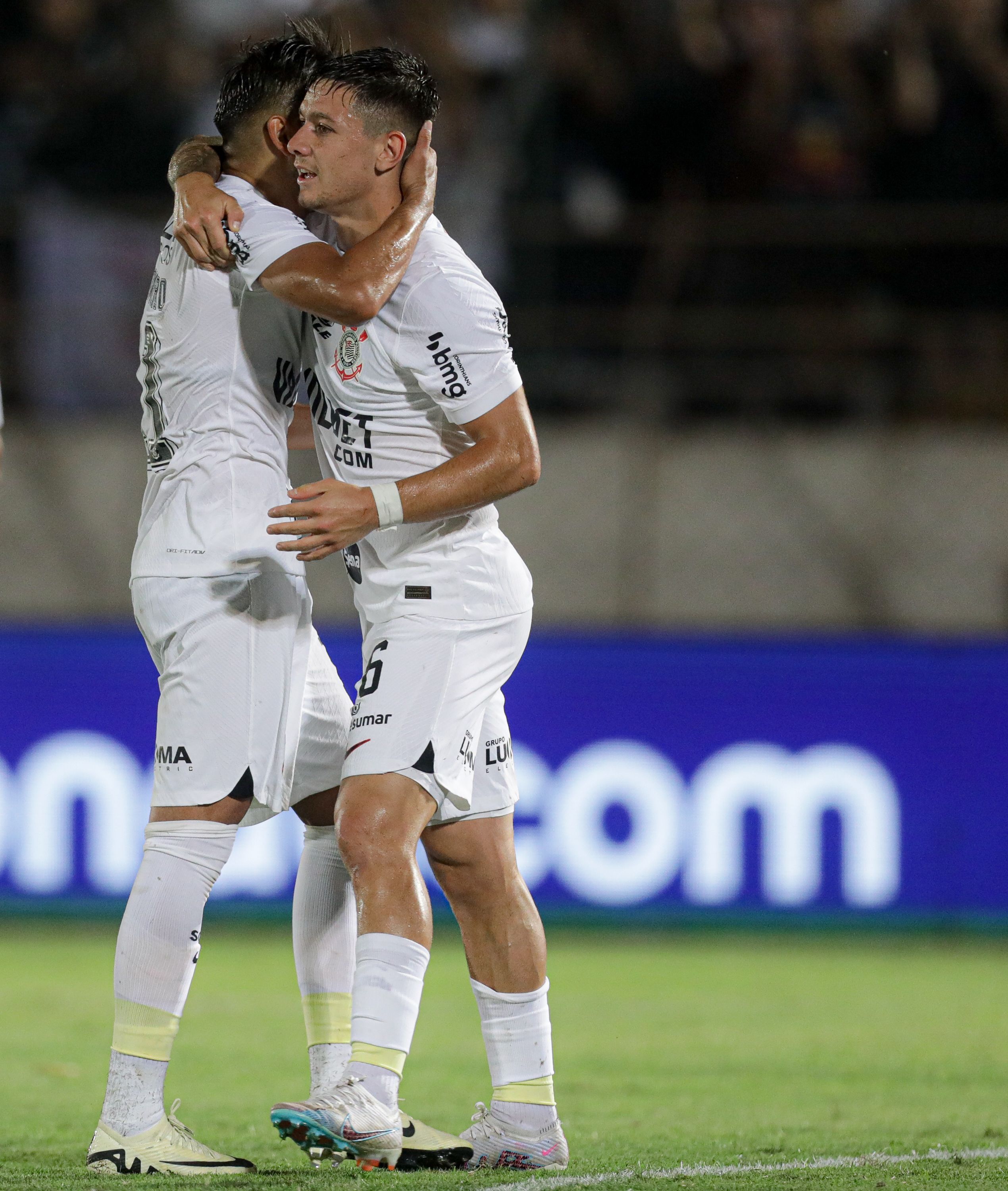 Após pausa no calendário, Corinthians visita o Racing em estreia na Sul-Americana