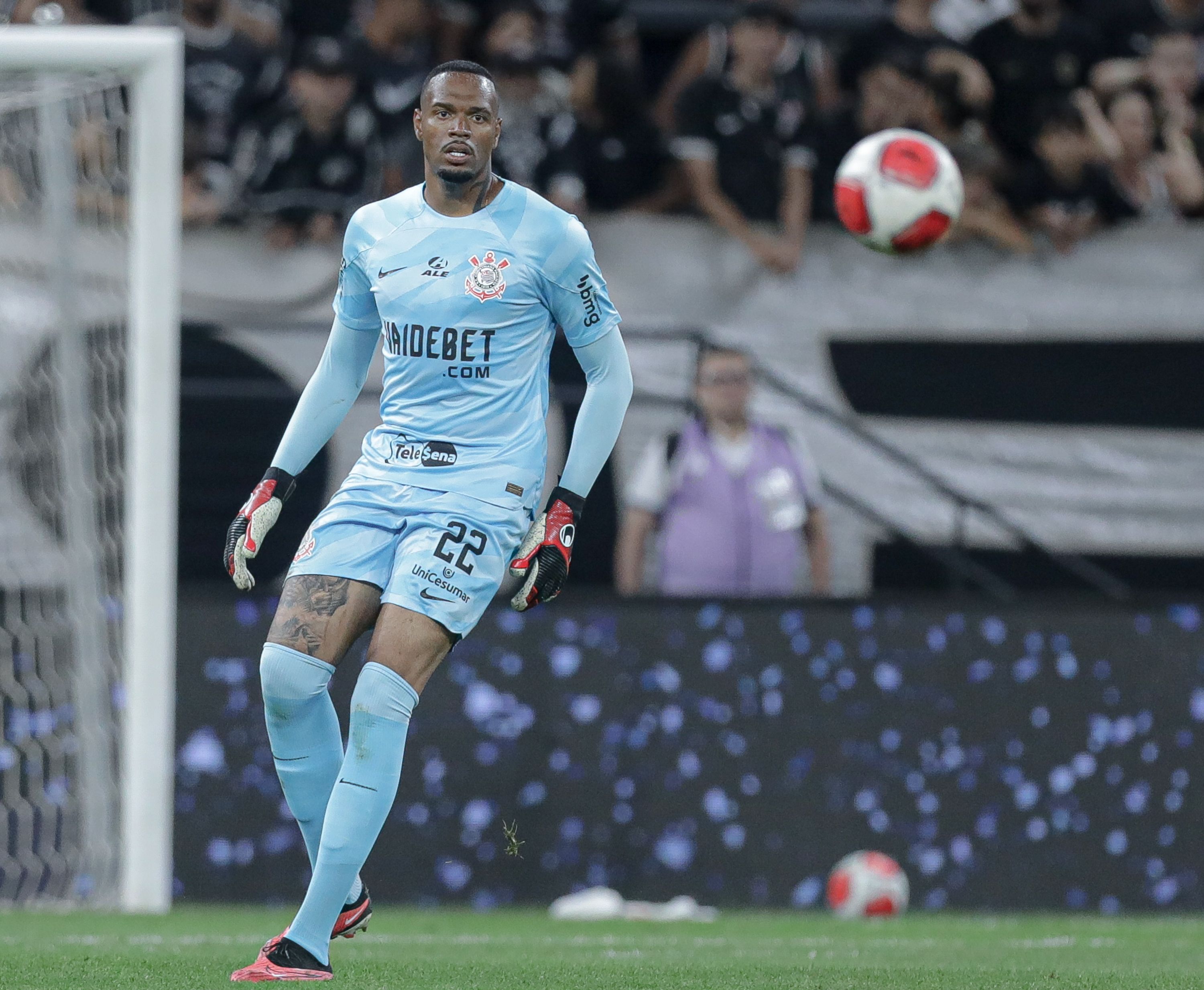 Cássio volta? António Oliveira avalia sequência de Carlos Miguel no Corinthians
