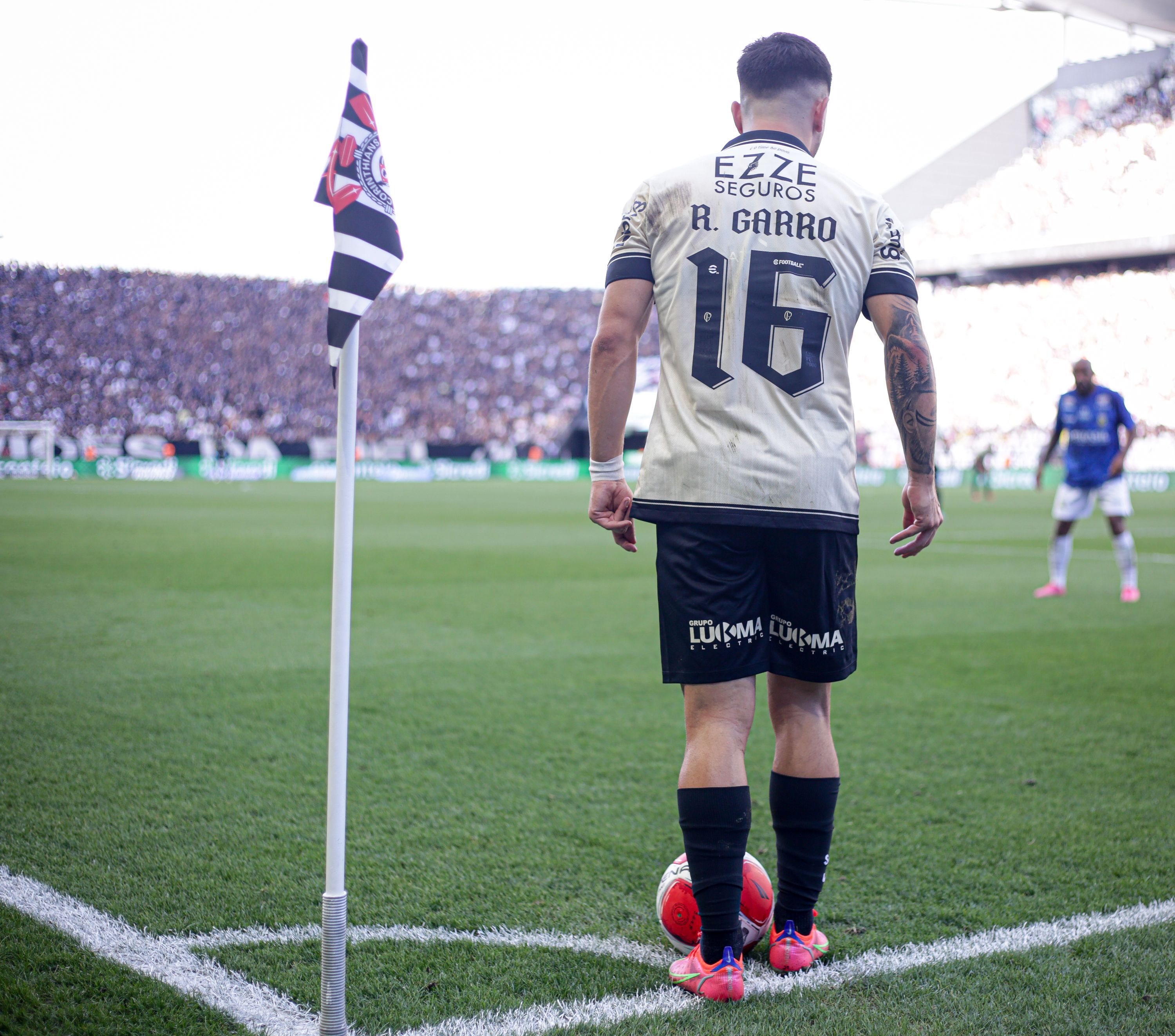 Entenda como António Oliveira pretende usar Garro e Coronado juntos no Corinthians