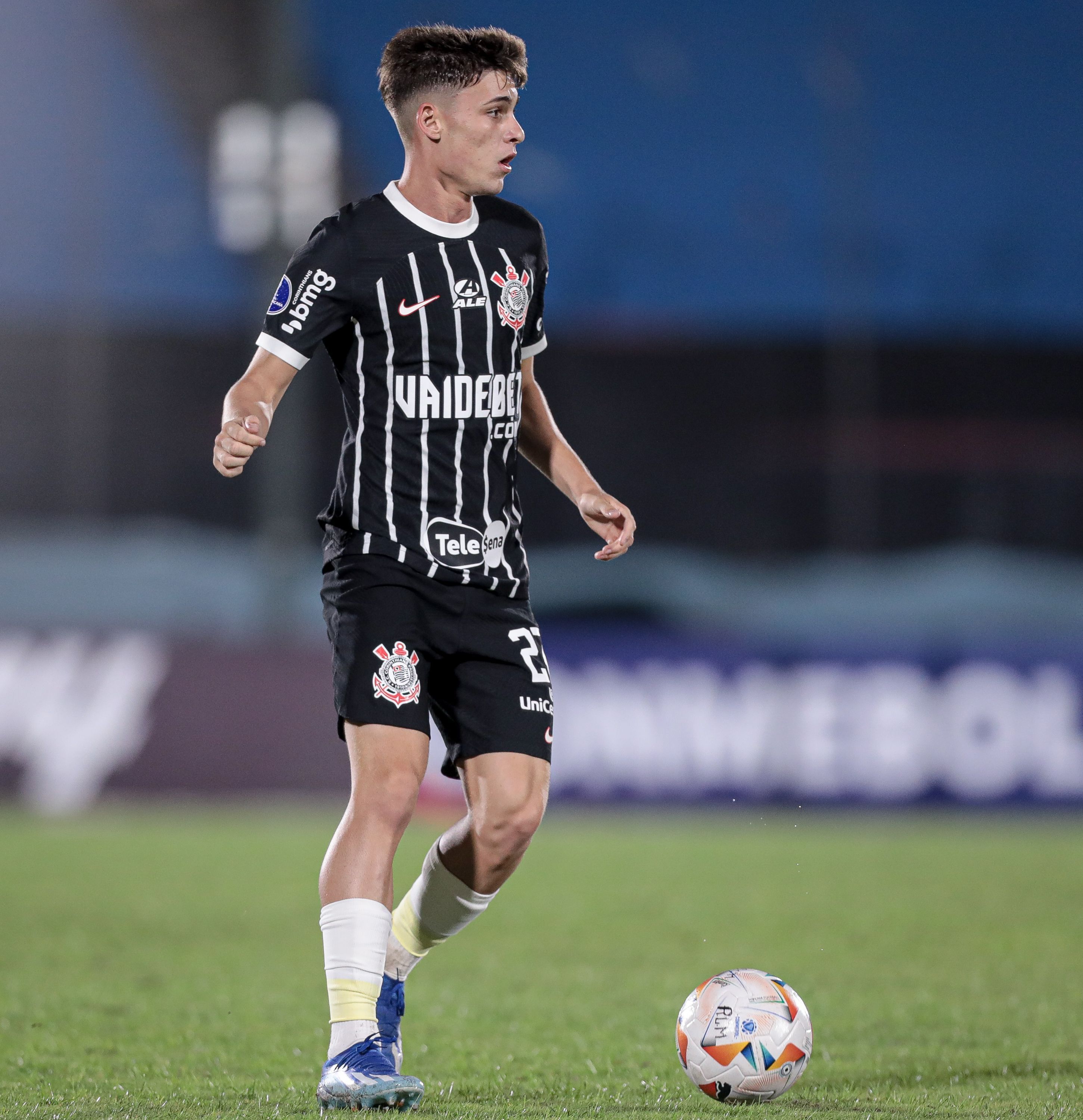 E o Bidon? Volante do Corinthians vai de titular a quinta opção em três jogos