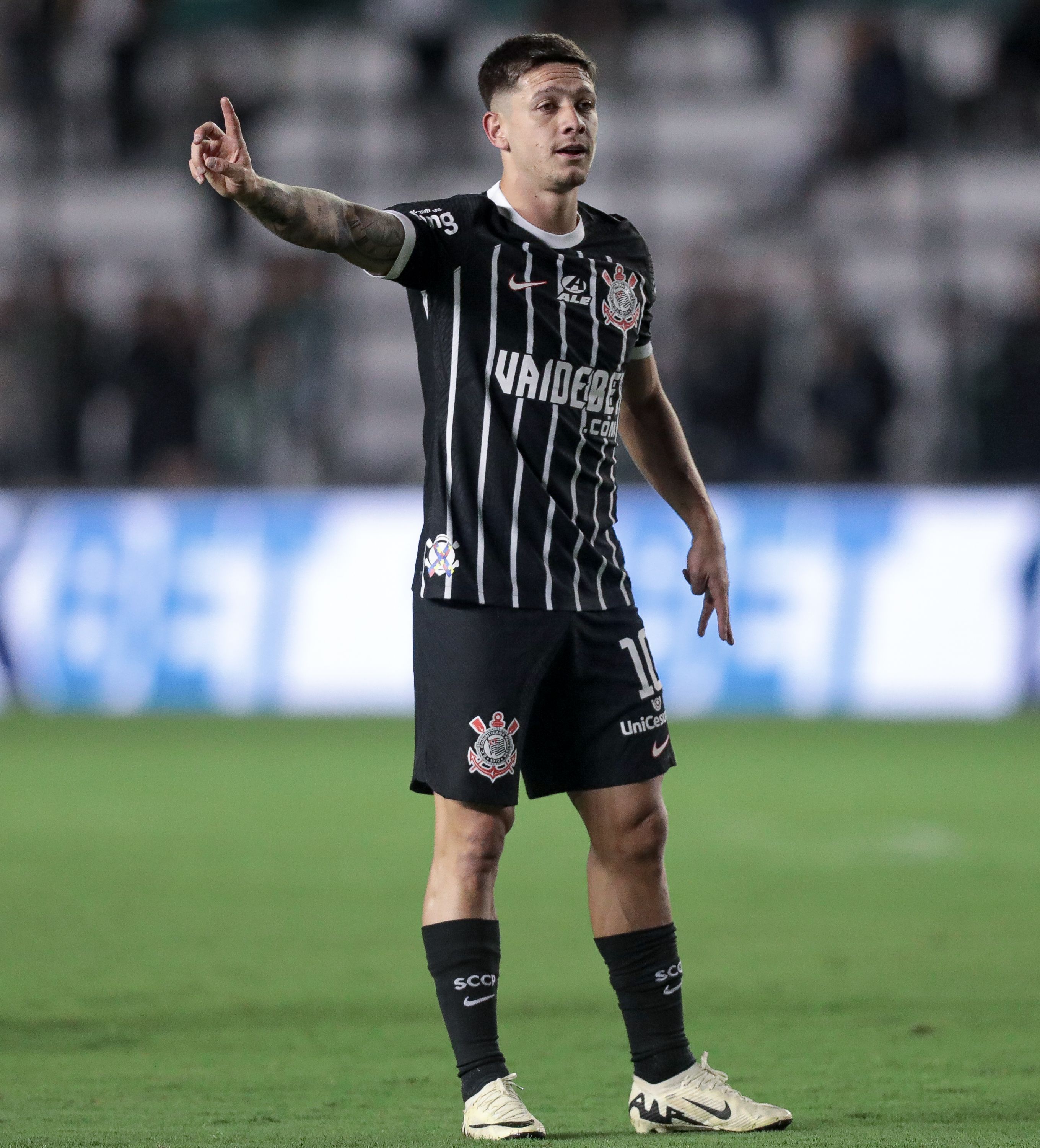 Desfalcado, Corinthians visita o Bragantino por primeira vitória no Brasileirão
