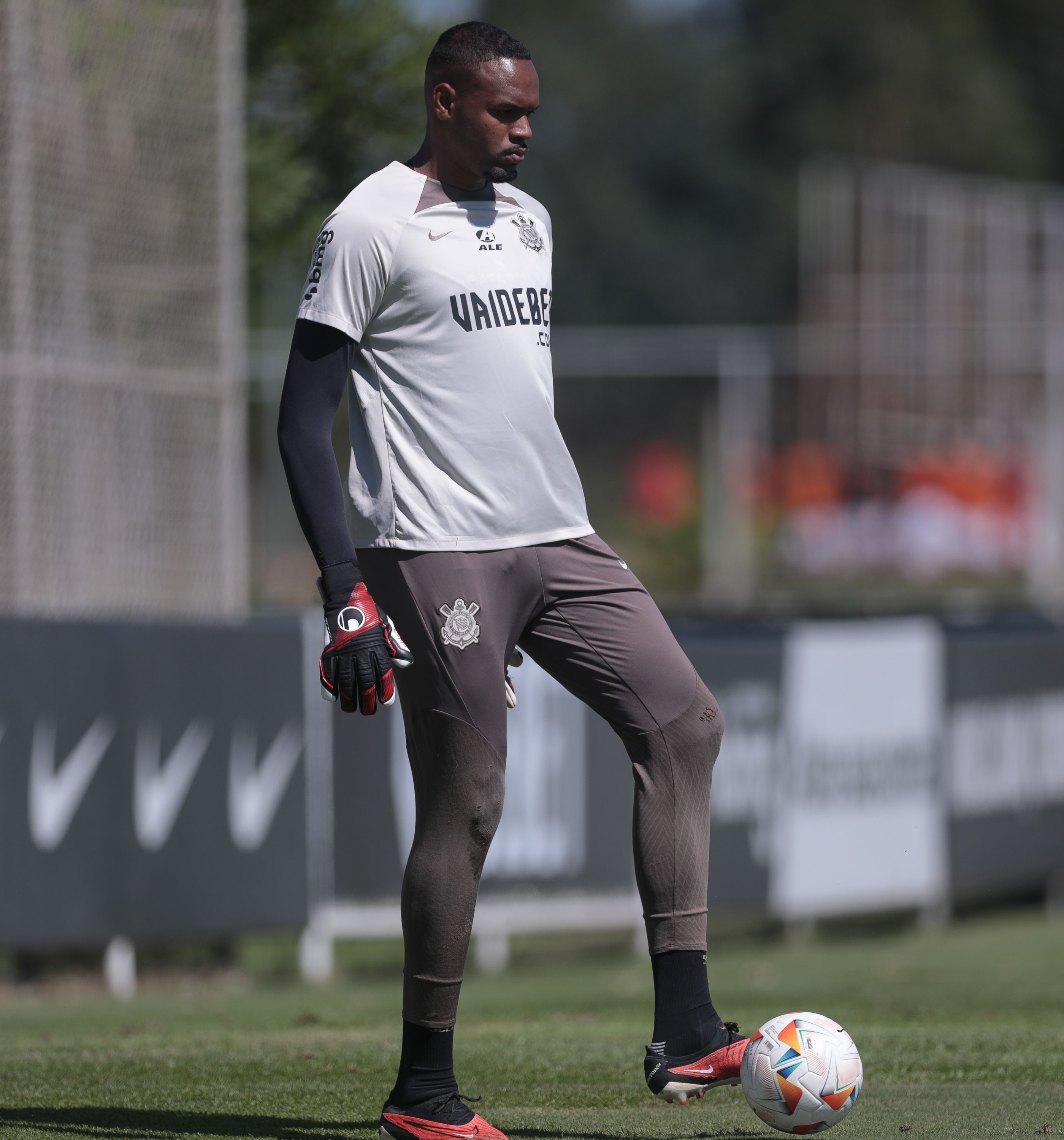 Escalação do Corinthians: primeiro esboço de António Oliveira tem cinco trocas