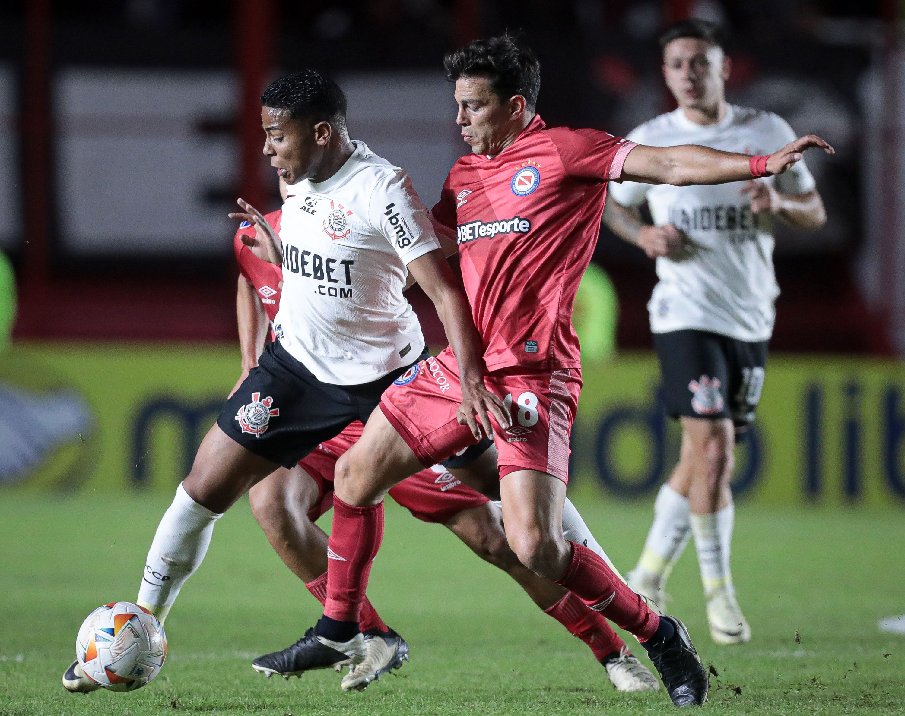 Corinthians avançará de fase na Sul-Americana se vencer o Argentinos Juniors