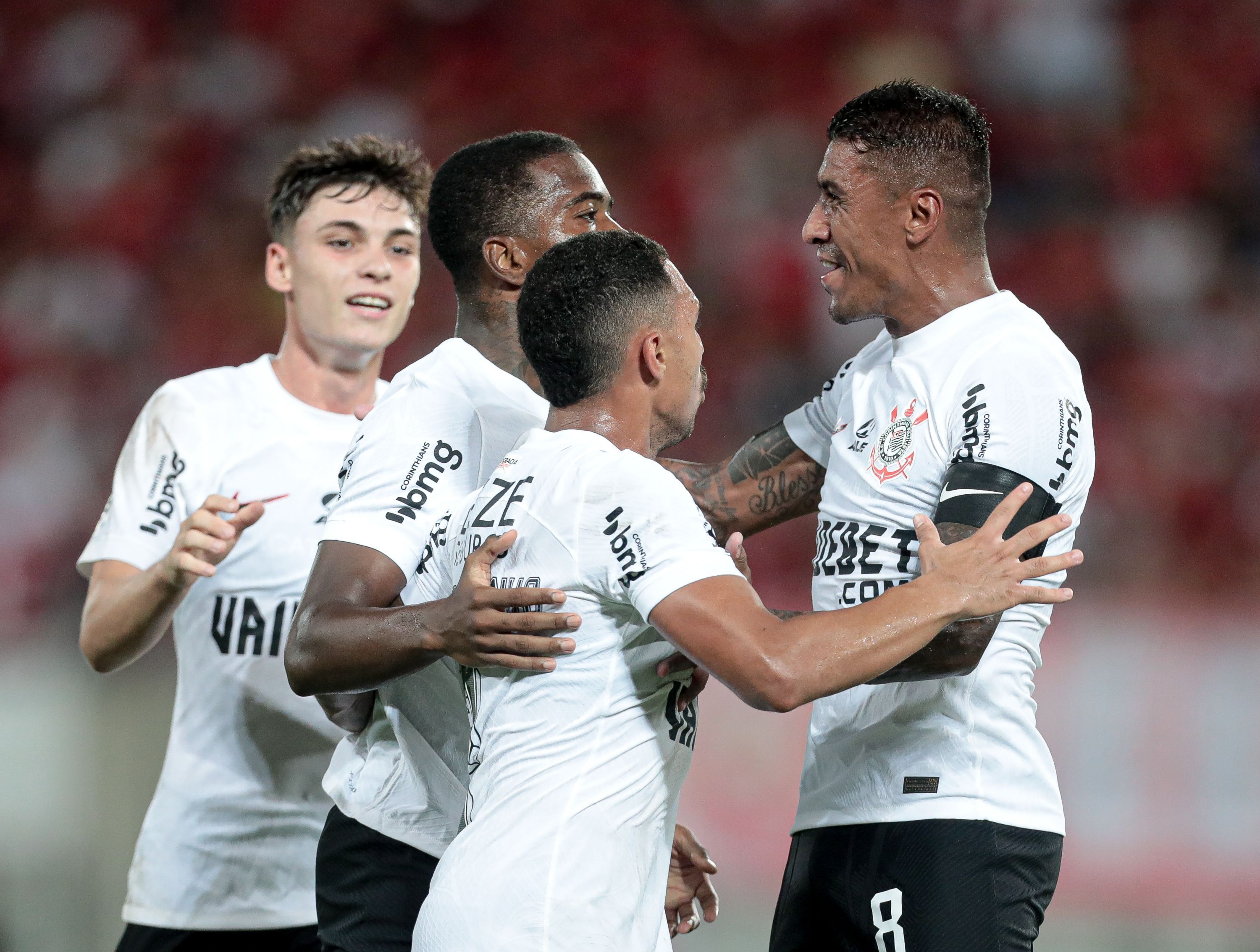Corinthians e Fortaleza se enfrentam visando engatar boa fase no Brasileirão