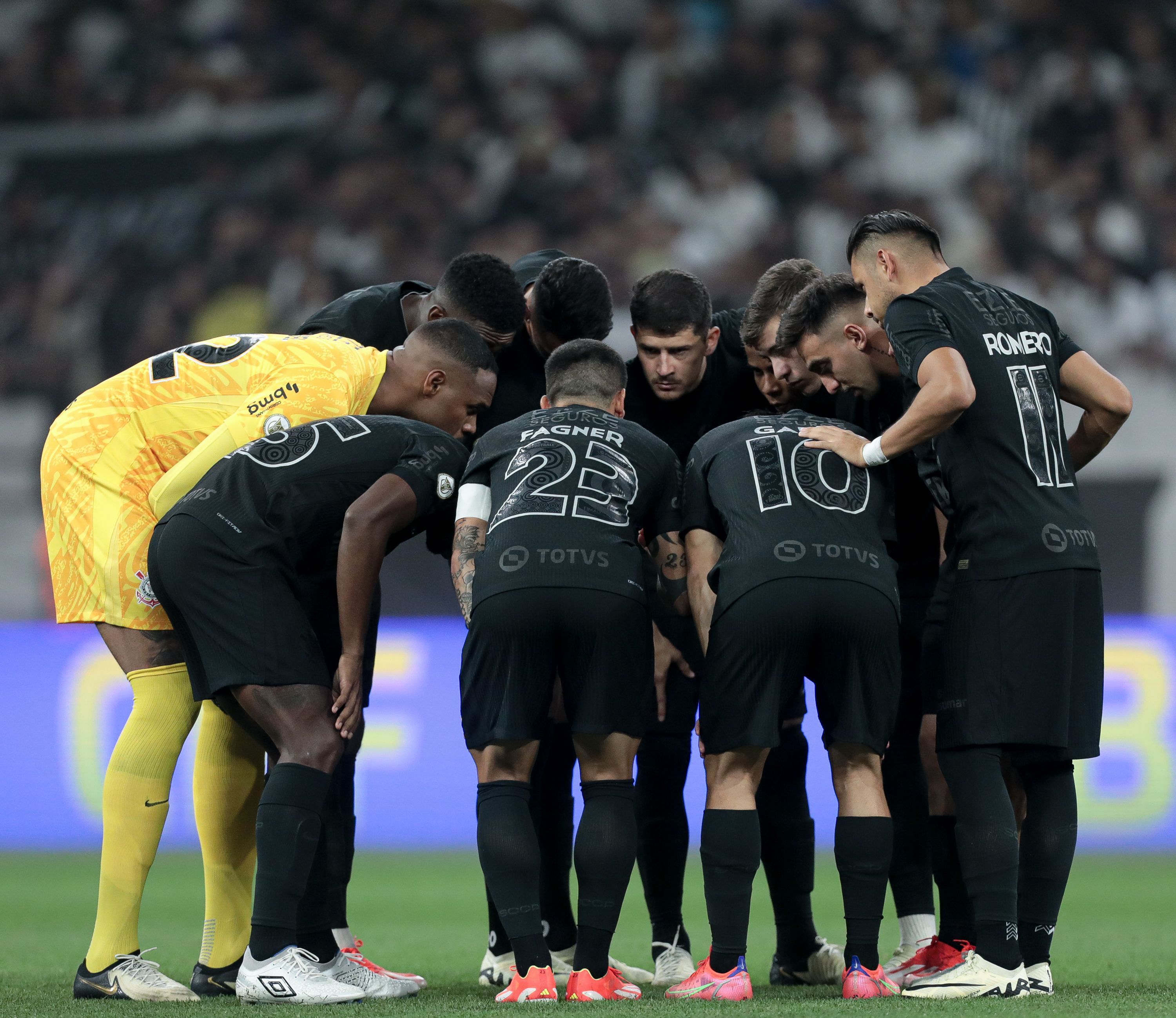 Em busca de retomada no ano, Corinthians terá sequência inédita como mandante