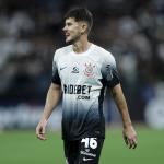 Hugo evolui no Corinthians e ganha elogios de António Oliveira: 'Salta aos olhos'