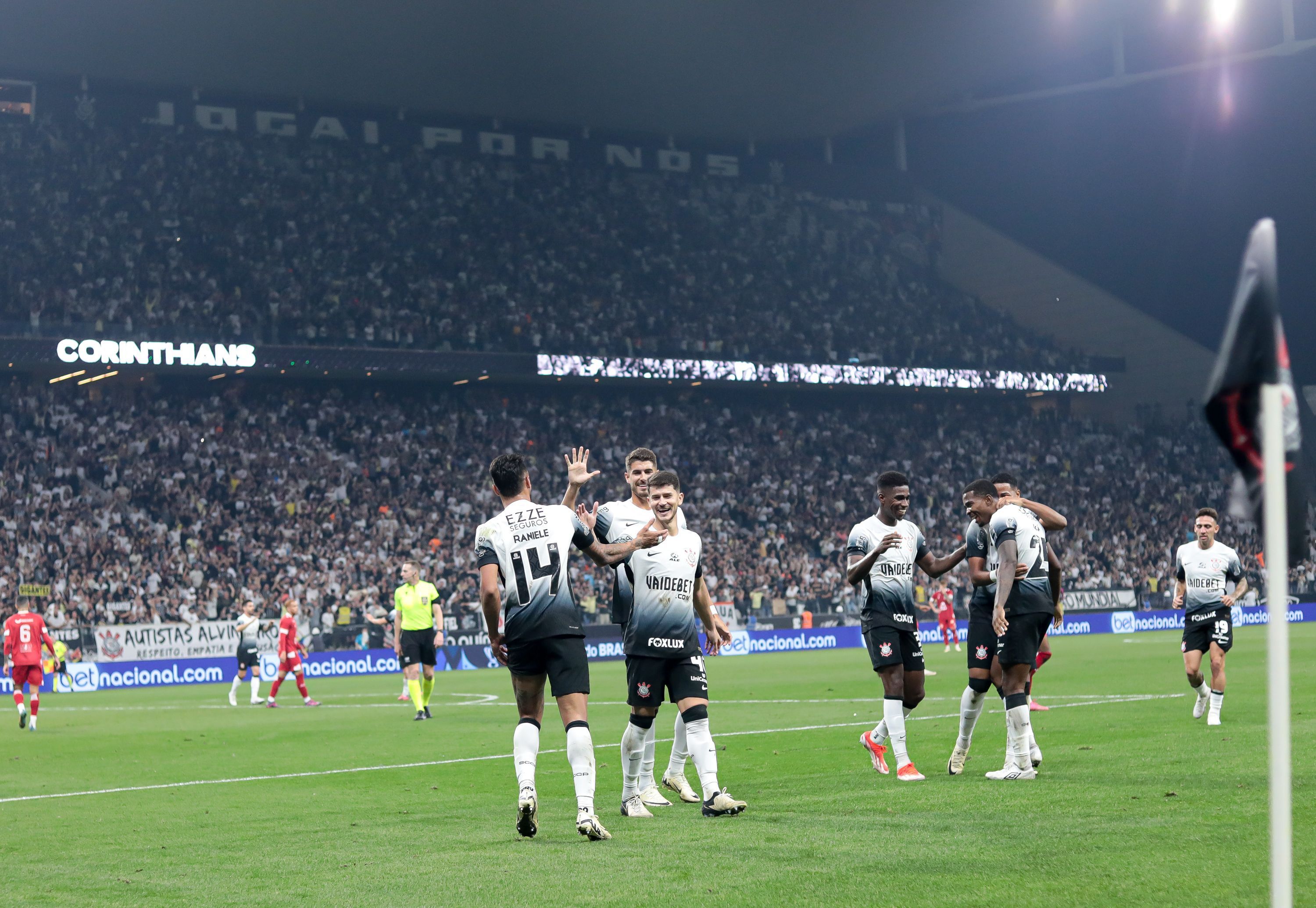 Jogo entre Corinthians e Atlético Goianiense passa por mudanças de data e horário