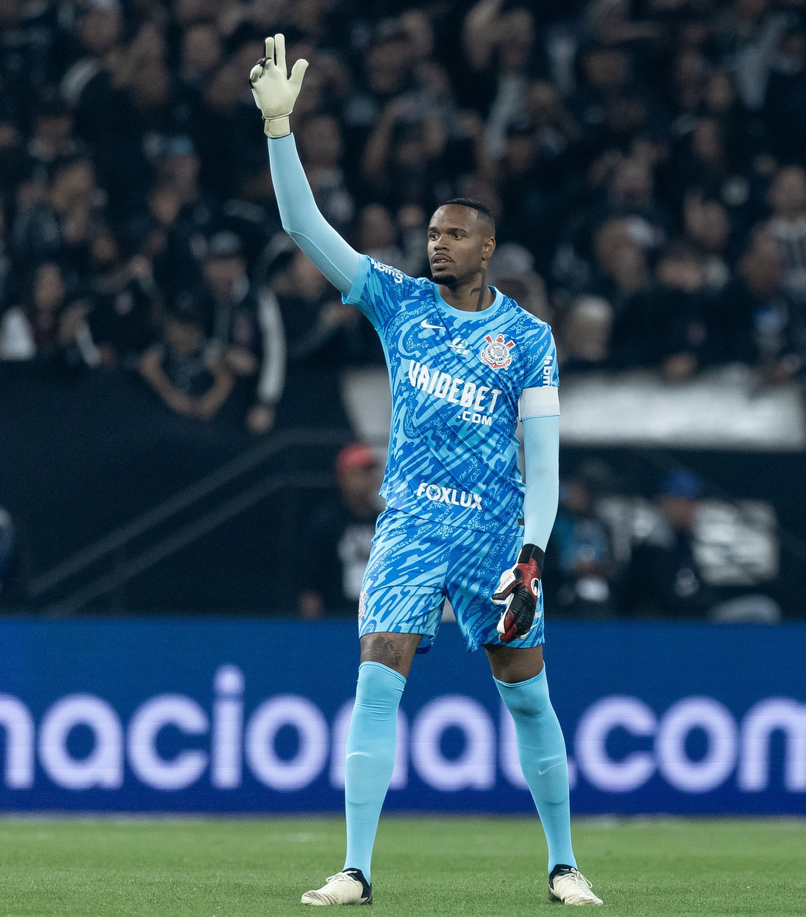 Em crise, Corinthians visita o Atlético-GO visando deixar o Z4 do Brasileirão