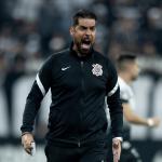 António Oliveira lamenta derrota do Corinthians, mas vê equipe em evolução