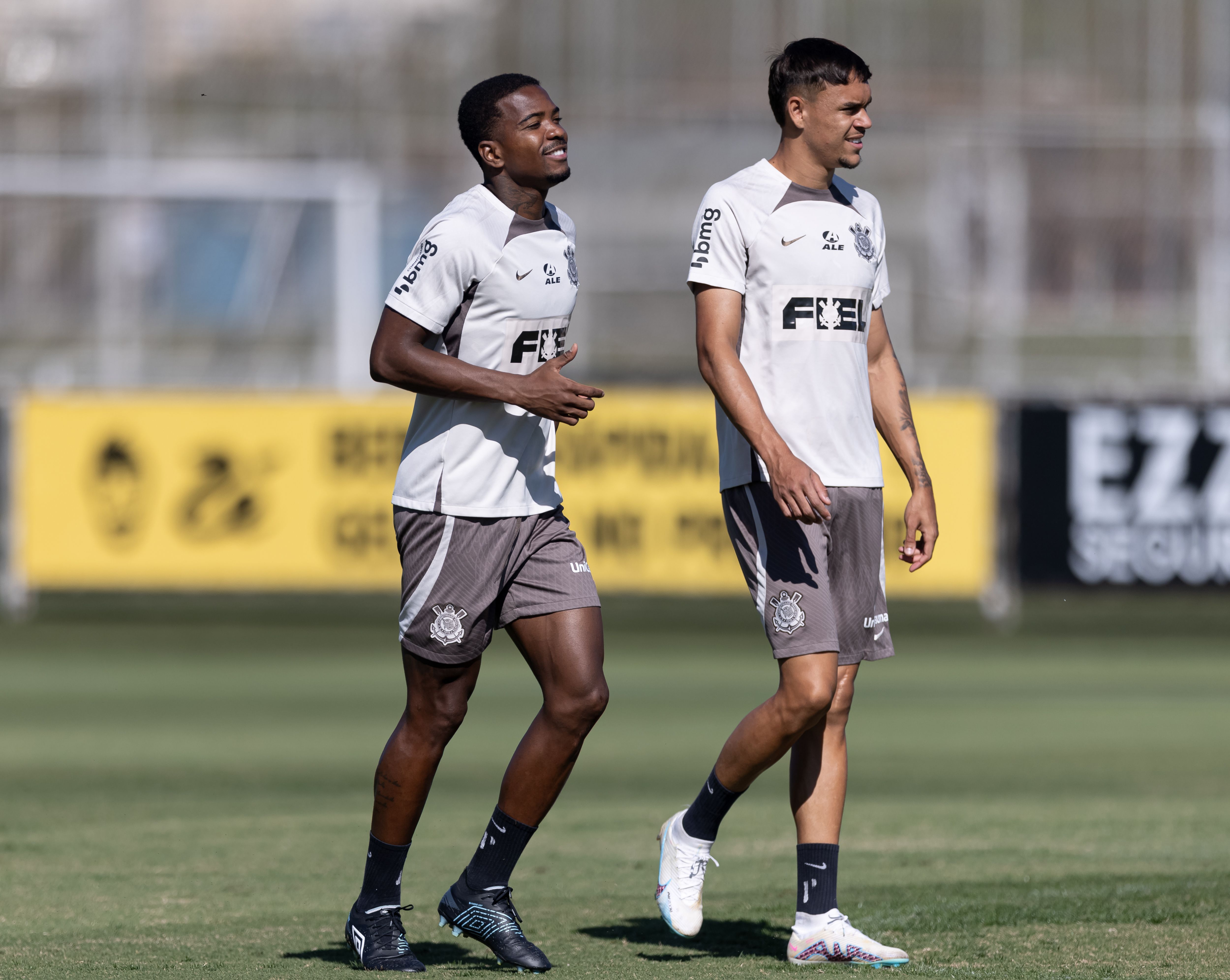 Corinthians faz primeiro treino tático de olho no São Paulo