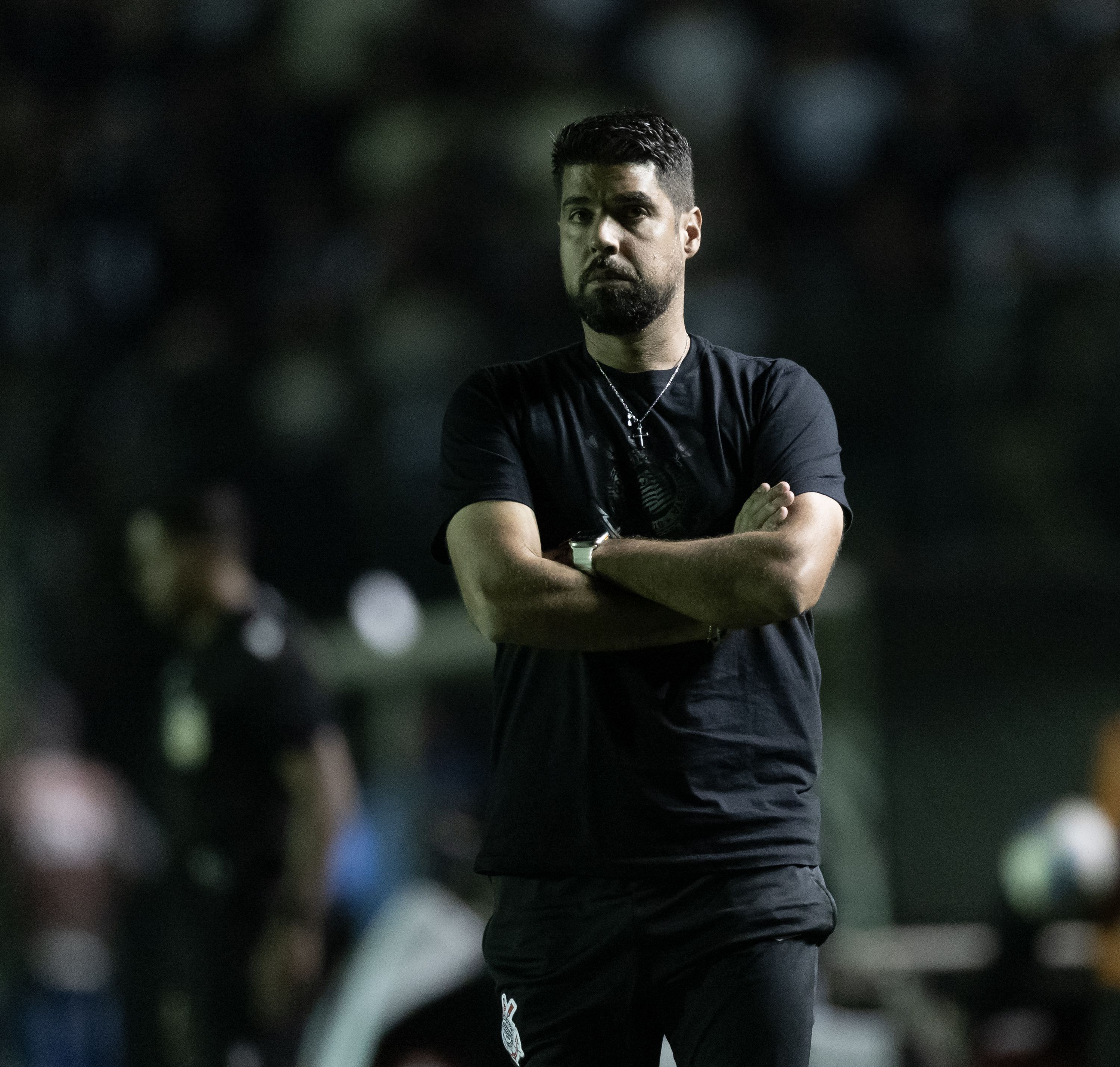 António Oliveira comenta temor de demissão no Corinthians: 'Só controlo minha decisão'