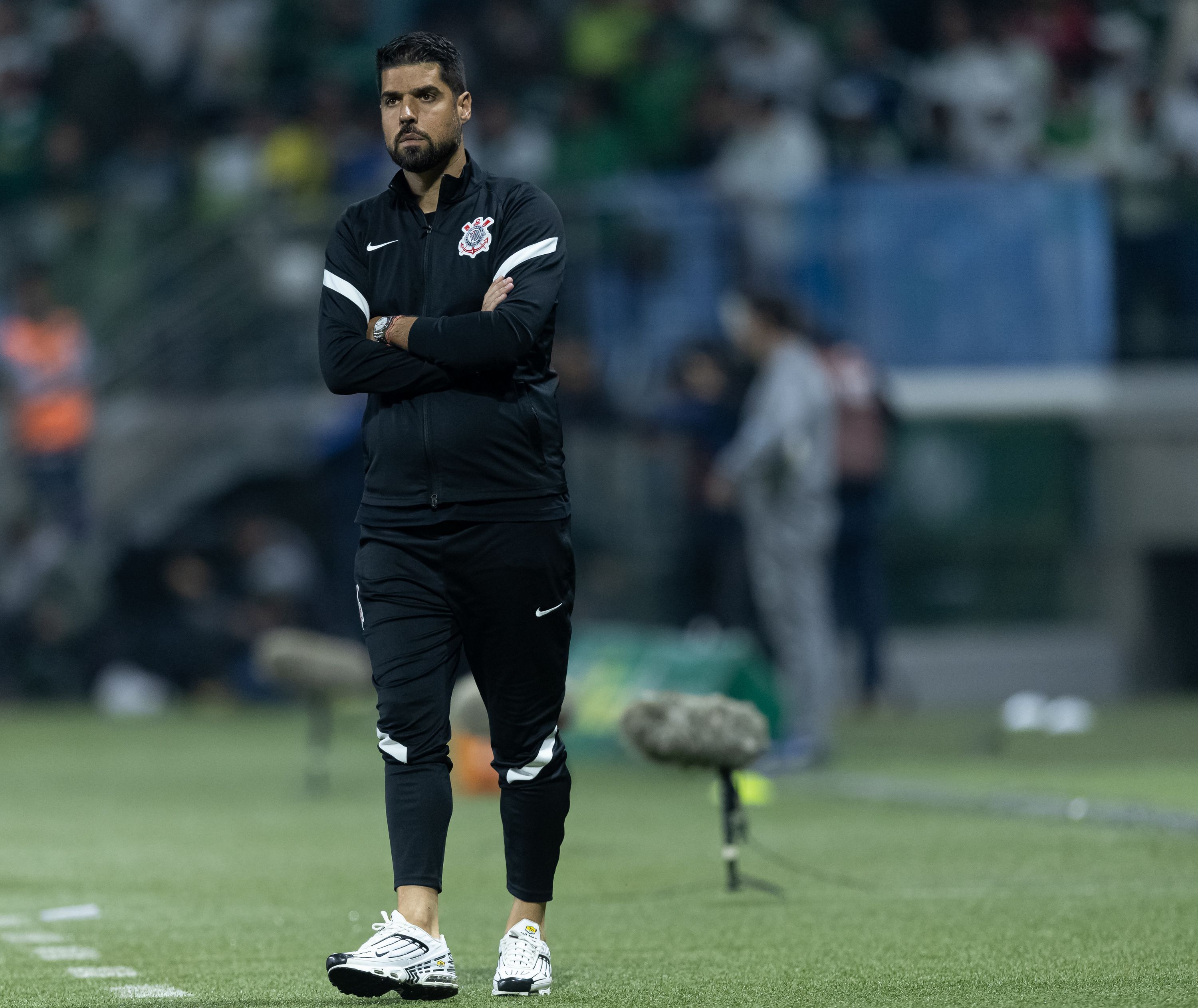 Sob pressão, António descarta desespero no Corinthians e já pensa no Vitória