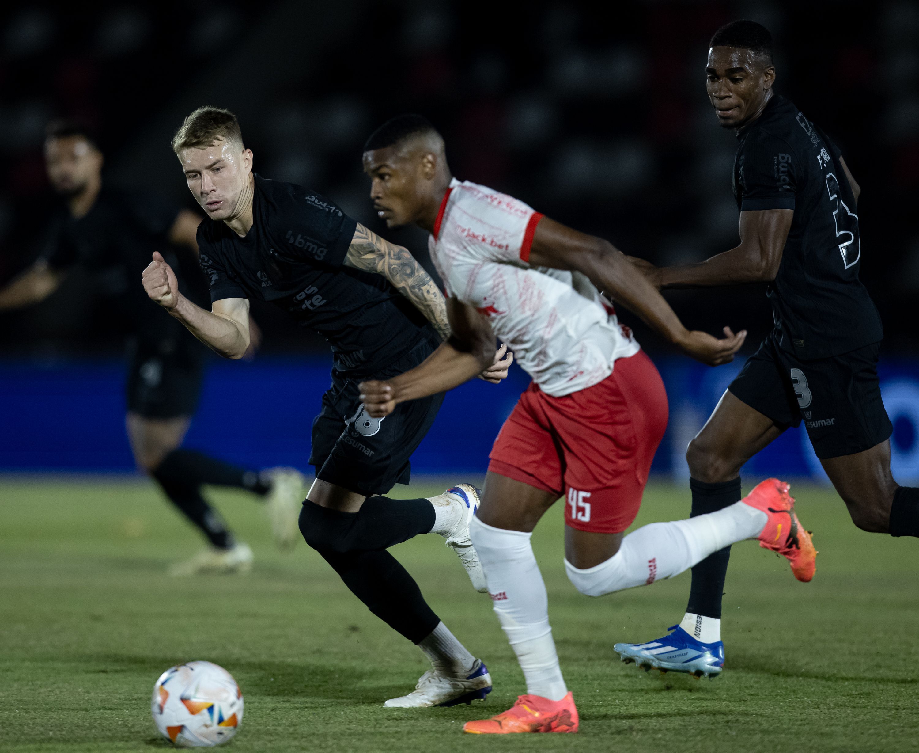 Corinthians e Bragantino fazem jogo 'de Série A' em estreia no Paulista