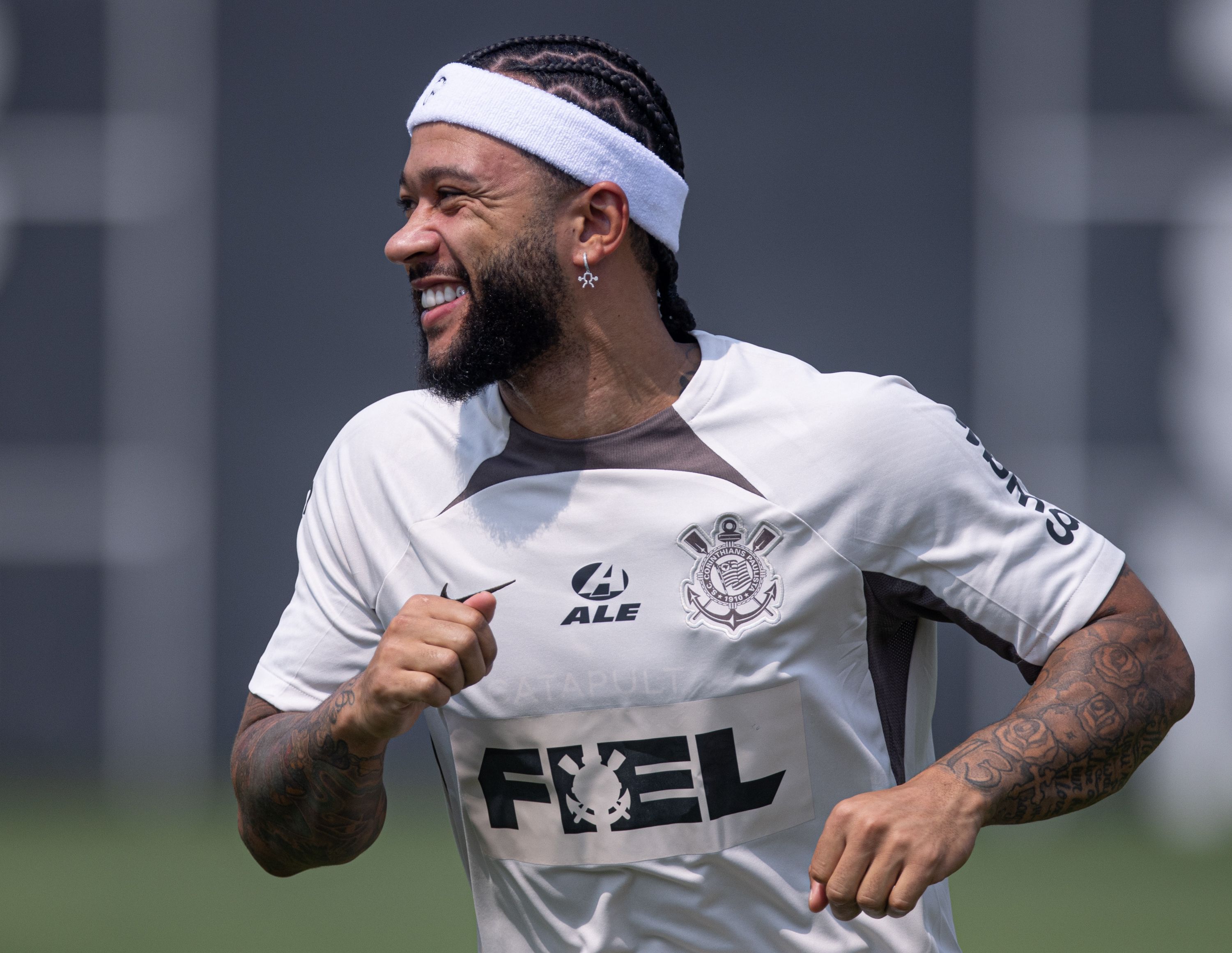 Ramón Díaz projeta data de estreia de Memphis pelo Corinthians