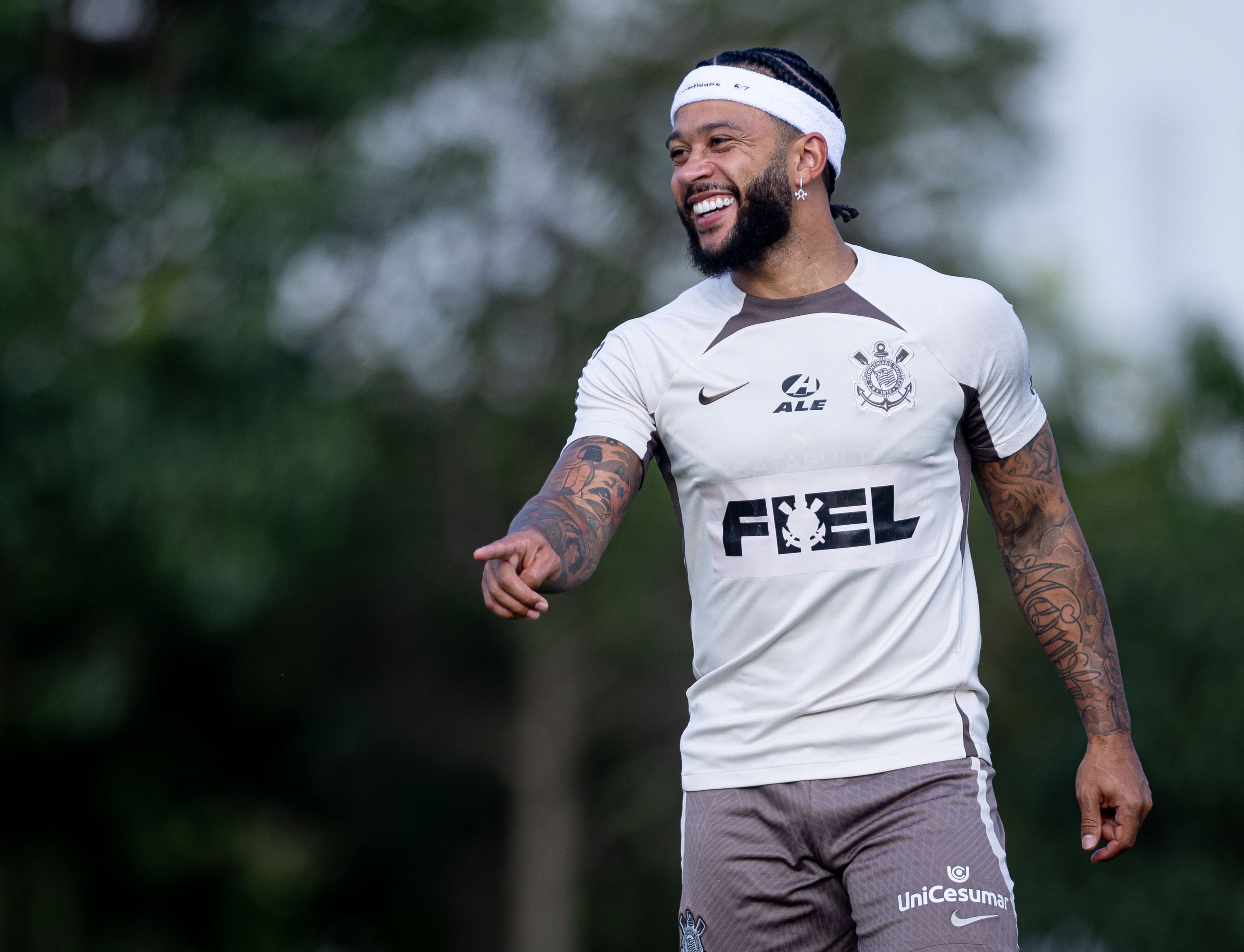 Escalação do Corinthians: Ramón define time para estreia de Memphis Depay