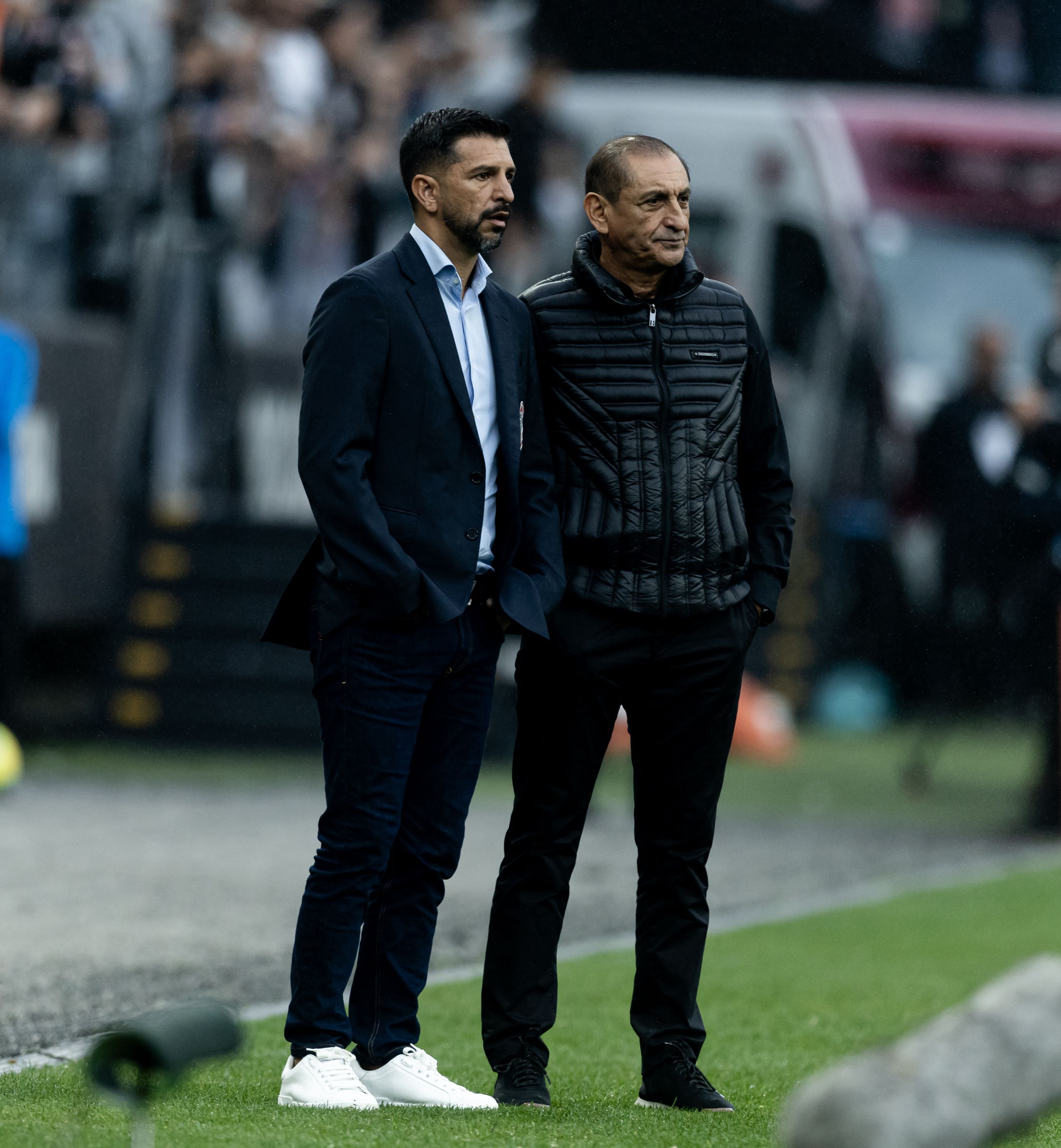 Técnico do Corinthians analisa eliminação e explica Giovane na lateral direita