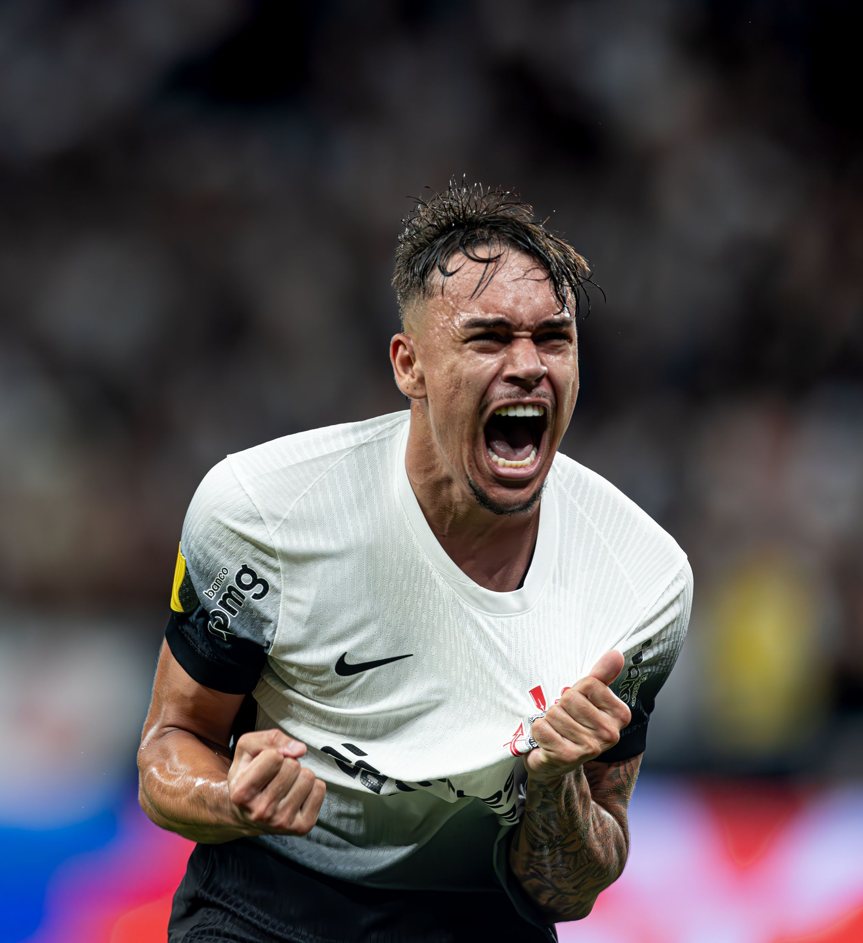 Emiliano abre caminho para titularidade de João Pedro Tchoca no Corinthians
