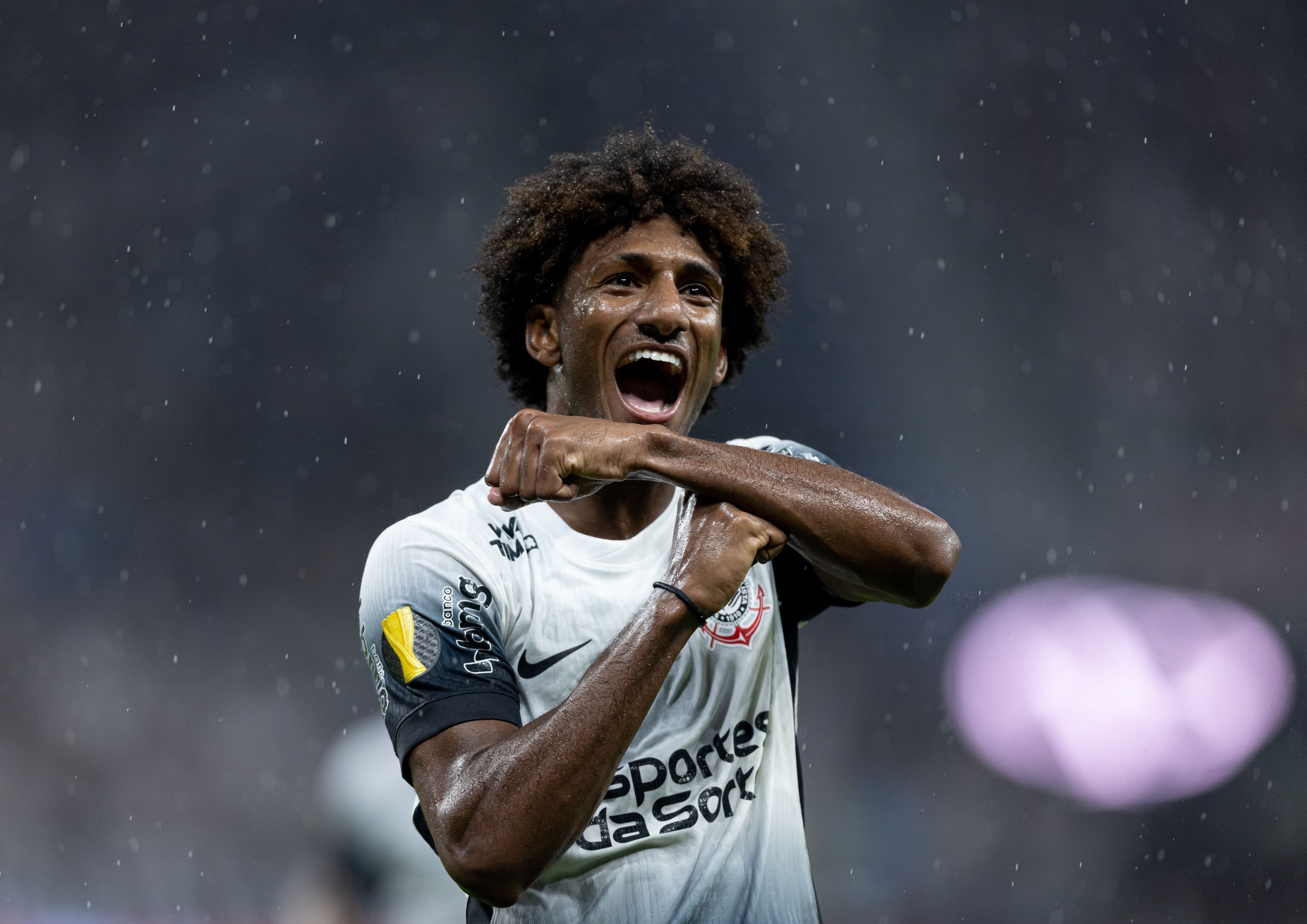 Corinthians toma decisão sobre futuro de Talles Magno