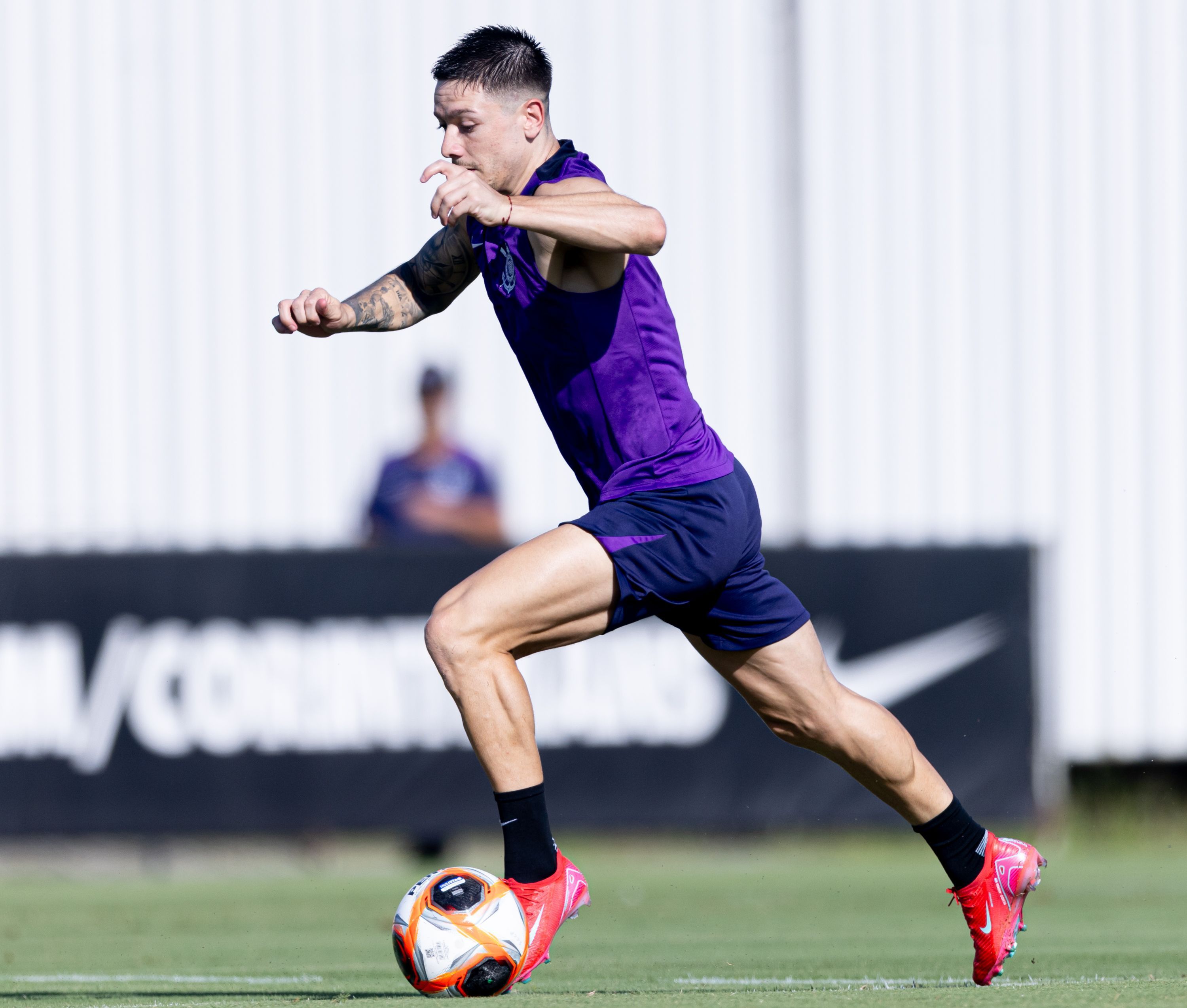 Mesmo com problemas financeiros, Corinthians não cogita negociar Rodrigo Garro