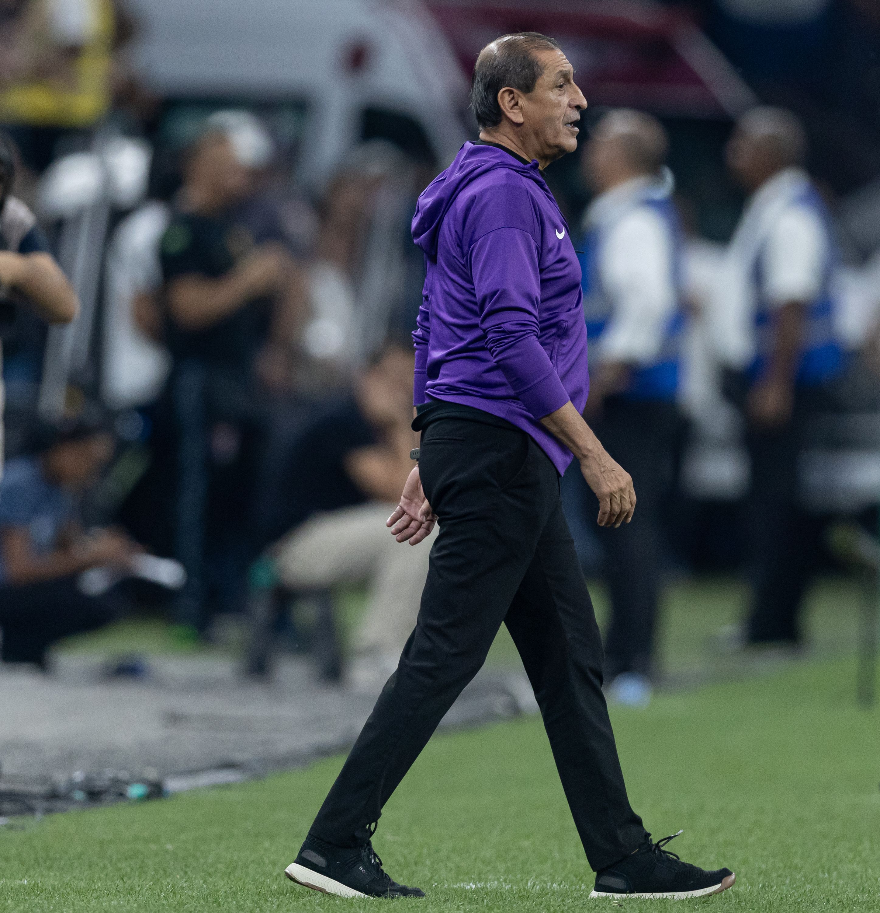 Corinthians enfrenta a Portuguesa antes de decisão pela Libertadores