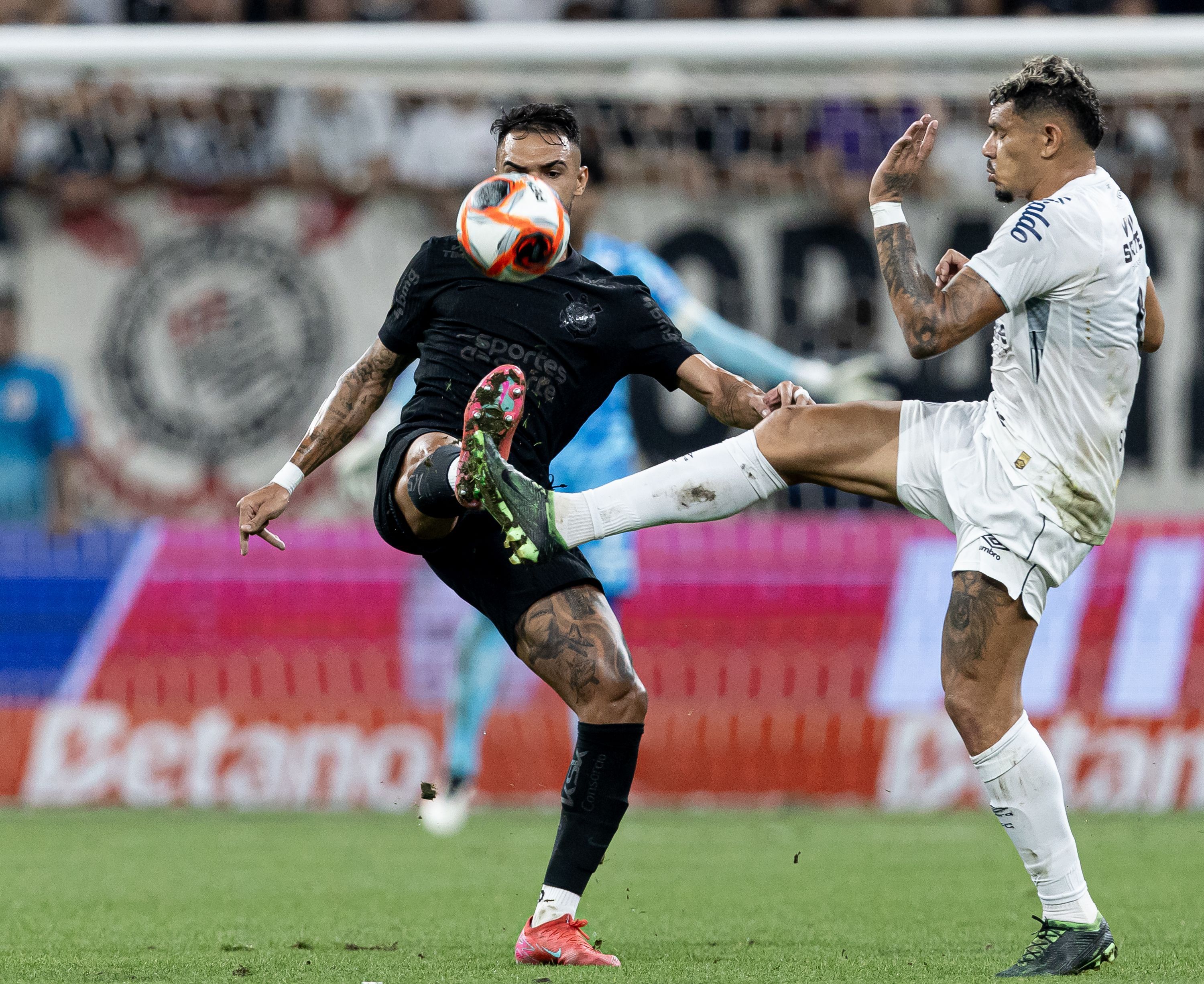 Corinthians e Santos duelam pela semifinal do Campeonato Paulista